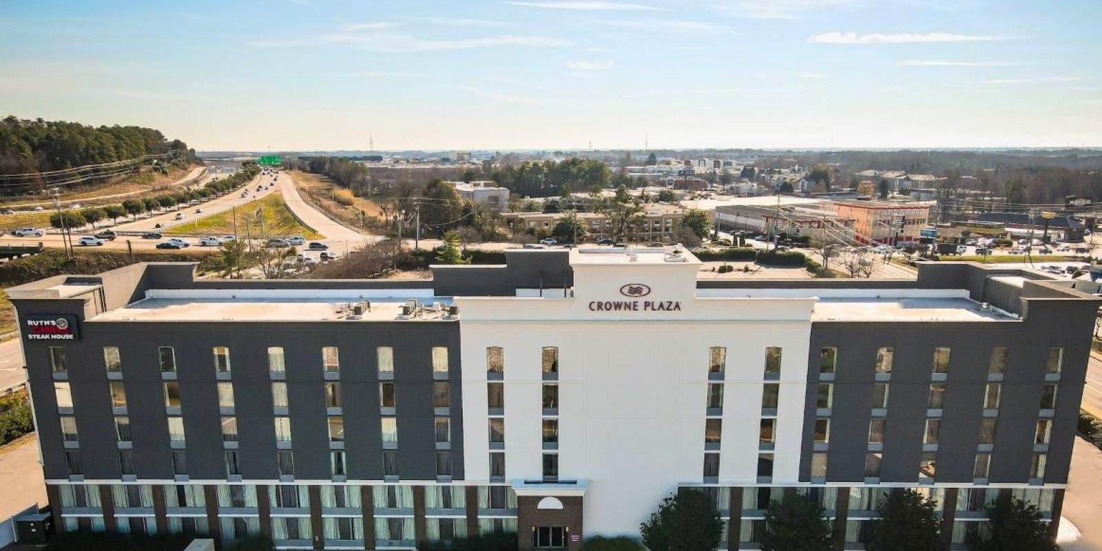$hotelInfo.mediaDetails.welcomePhotos.primaryPhoto.caption}