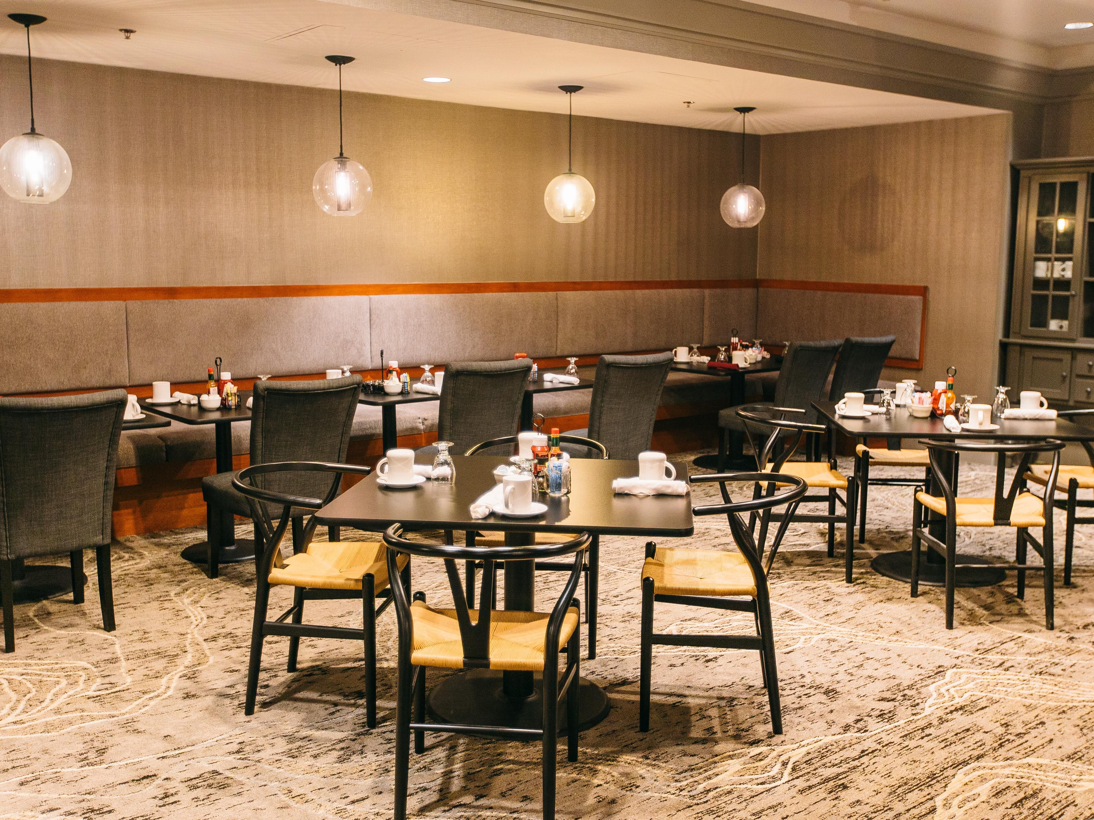 Restaurant23 and 23 Caucus Lounge offer traditional American fare, craft brews, and refreshing cocktails. Get your day started with a delicious breakfast before exploring Harrisburg and the nearby area. In the evening, enjoy hand-crafted drinks with colleagues during happy hour in our lounge before heading out for the night.