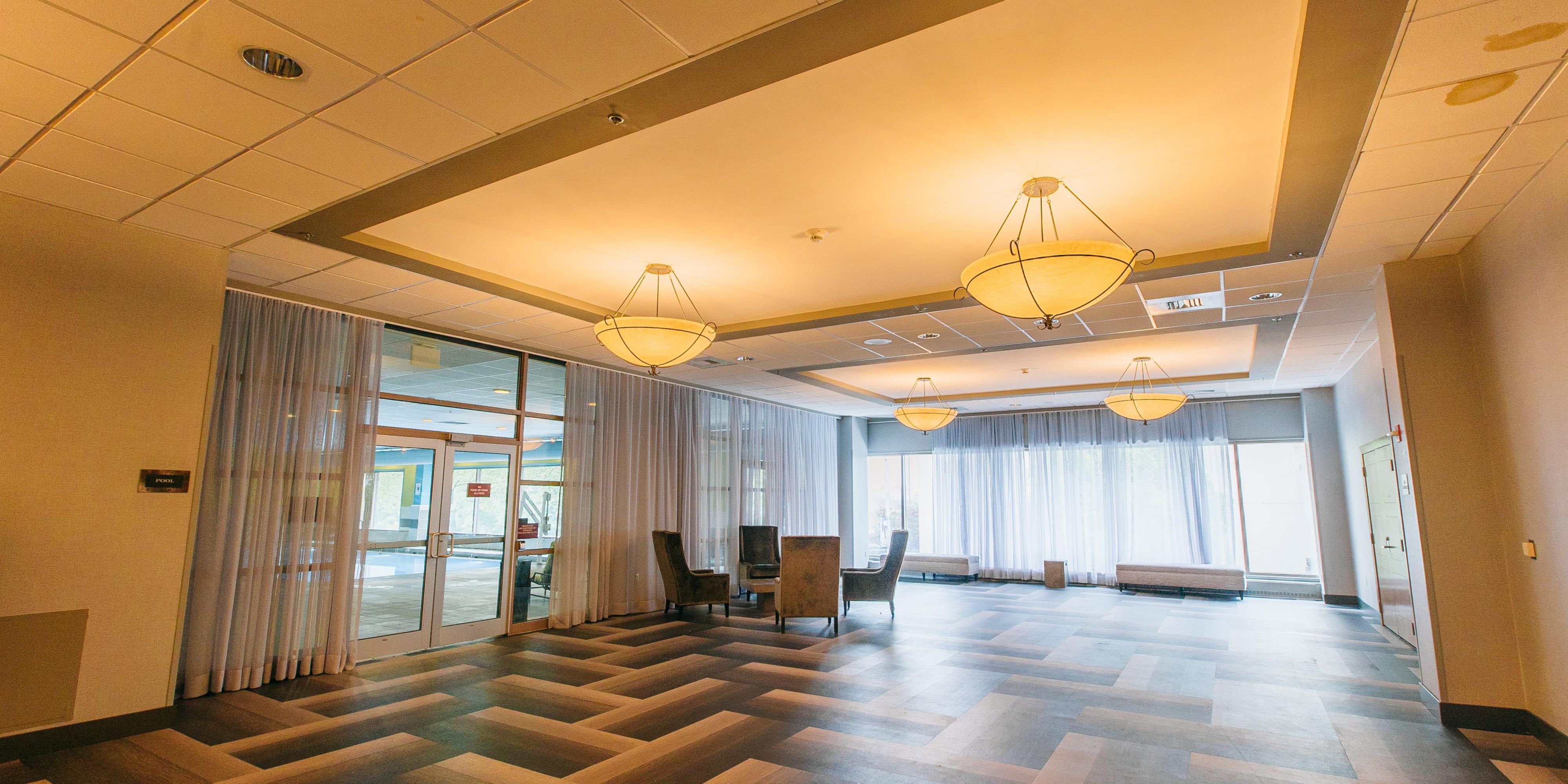 Hotel kami menjadi tempat pernikahan yang ideal di Harrisburg. Lihat pernikahan impian Anda menjadi hidup di Grand Ballroom kami yang elegan dan adakan acara yang akan dihargai oleh tamu Anda selama bertahun-tahun yang akan datang. Perencana pernikahan kami yang berpengalaman dan kreatif akan dengan senang hati membantu Anda merencanakan hari istimewa Anda dan memastikan setiap detail terpenuhi.