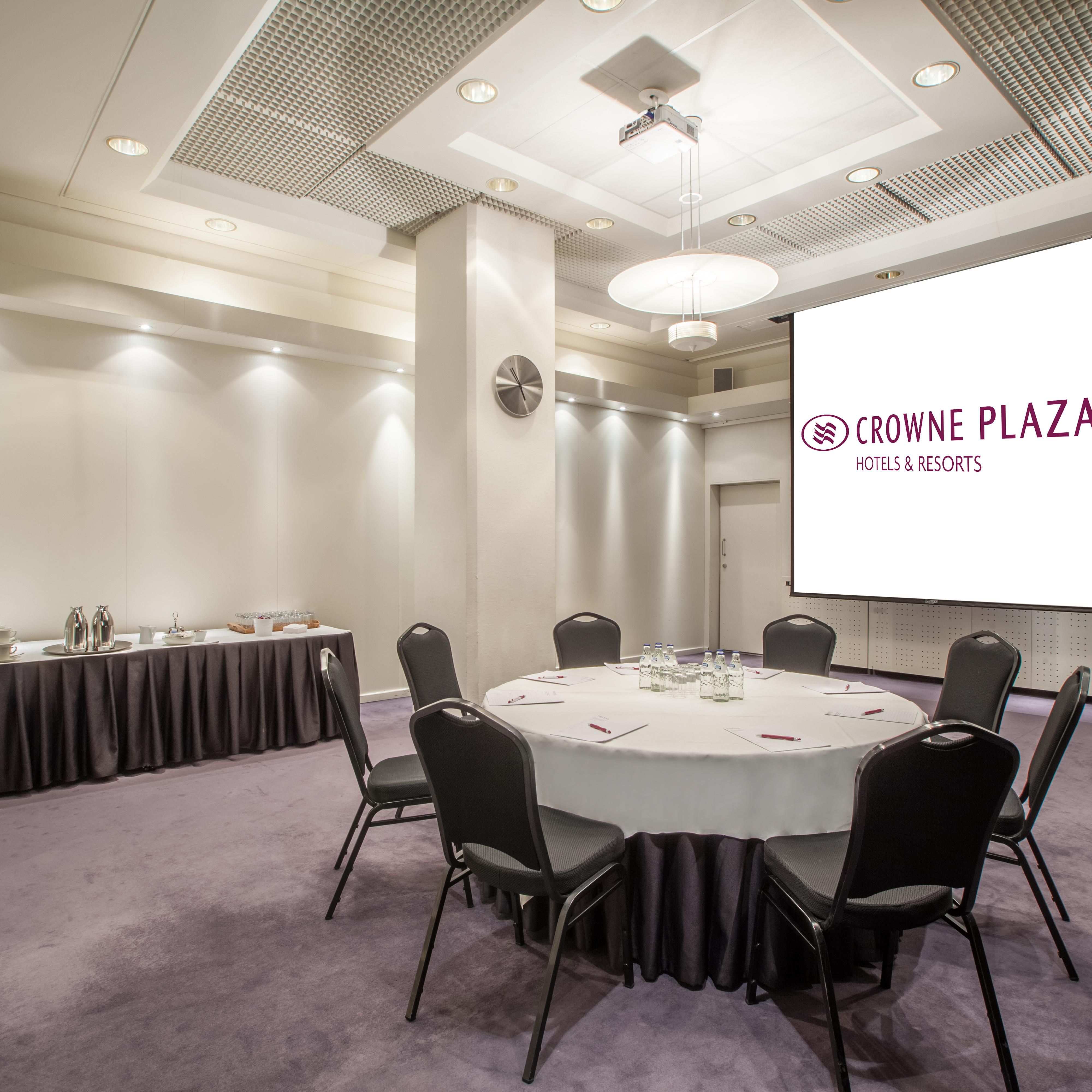 Meeting room 5 at the Crowne Plaza Helsink features 50m2 space