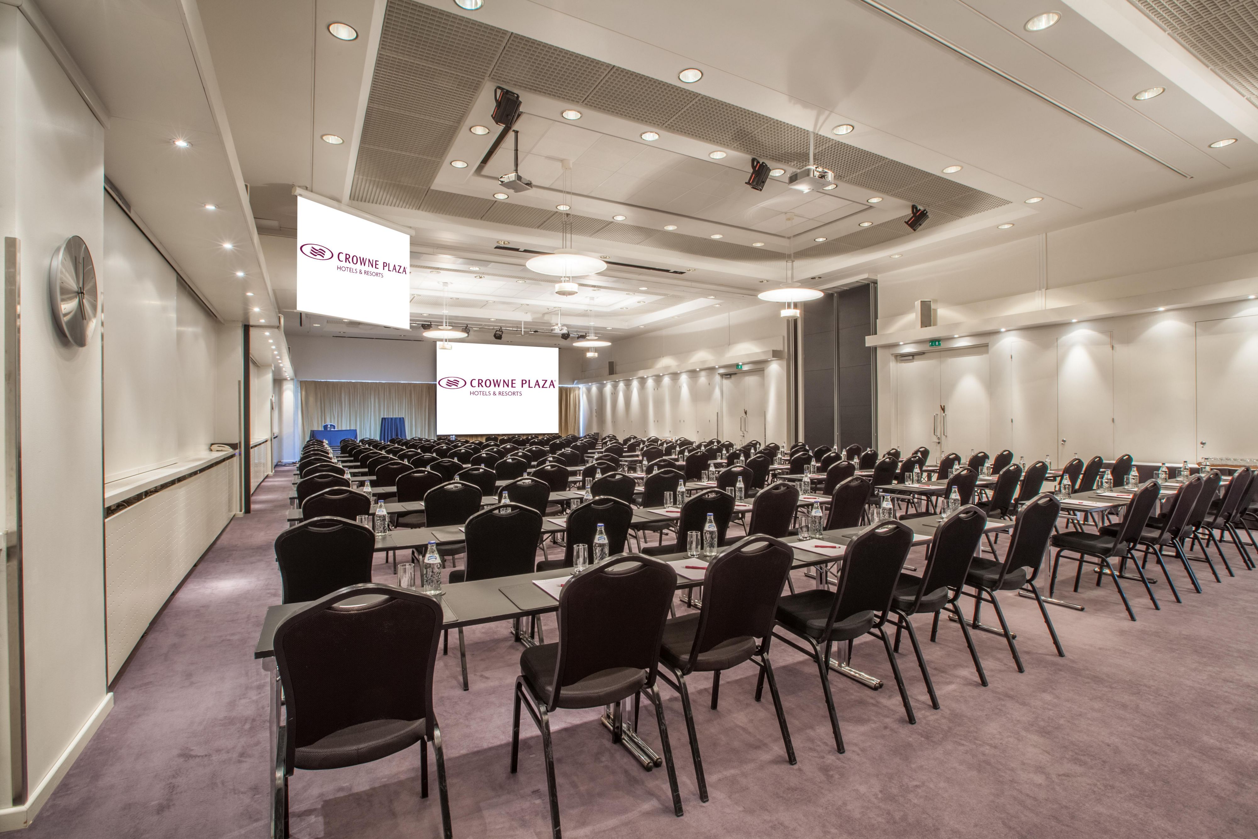 Combining meeting rooms 1 &amp; 2 gives you close to 300 m2 space