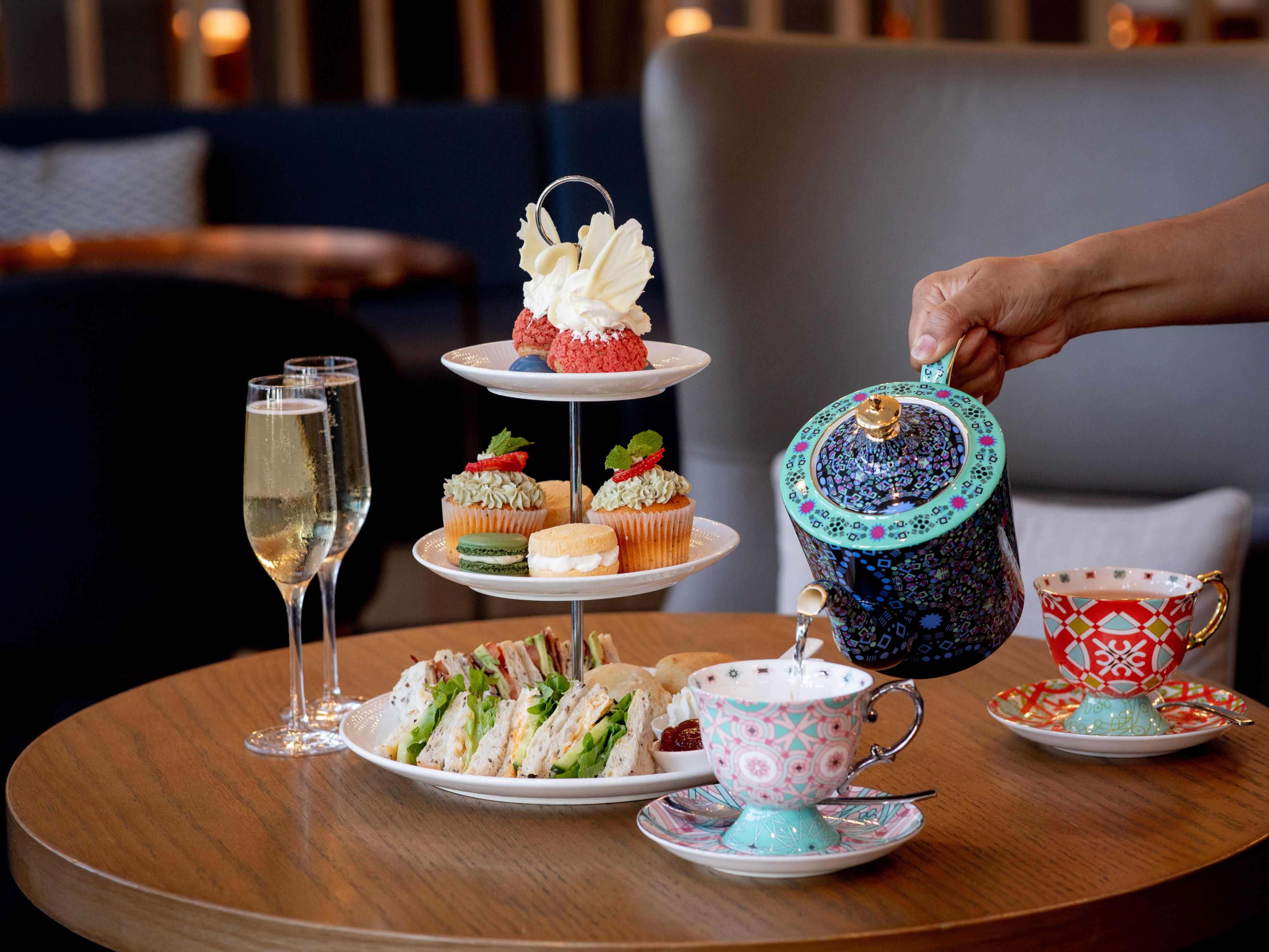 Enjoy a sparkling high tea served in the elegance of Crowne Plaza Hobart's core lounge. High tea at Crowne Plaza Hobart will be a classy and intimate experience with a glass of Tasmanian sparkling on arrival, a selection of T2 teas, barista coffee and hand made delicacies carefully crafted by our on site pastry chef. 
Every Saturday: 12pm.