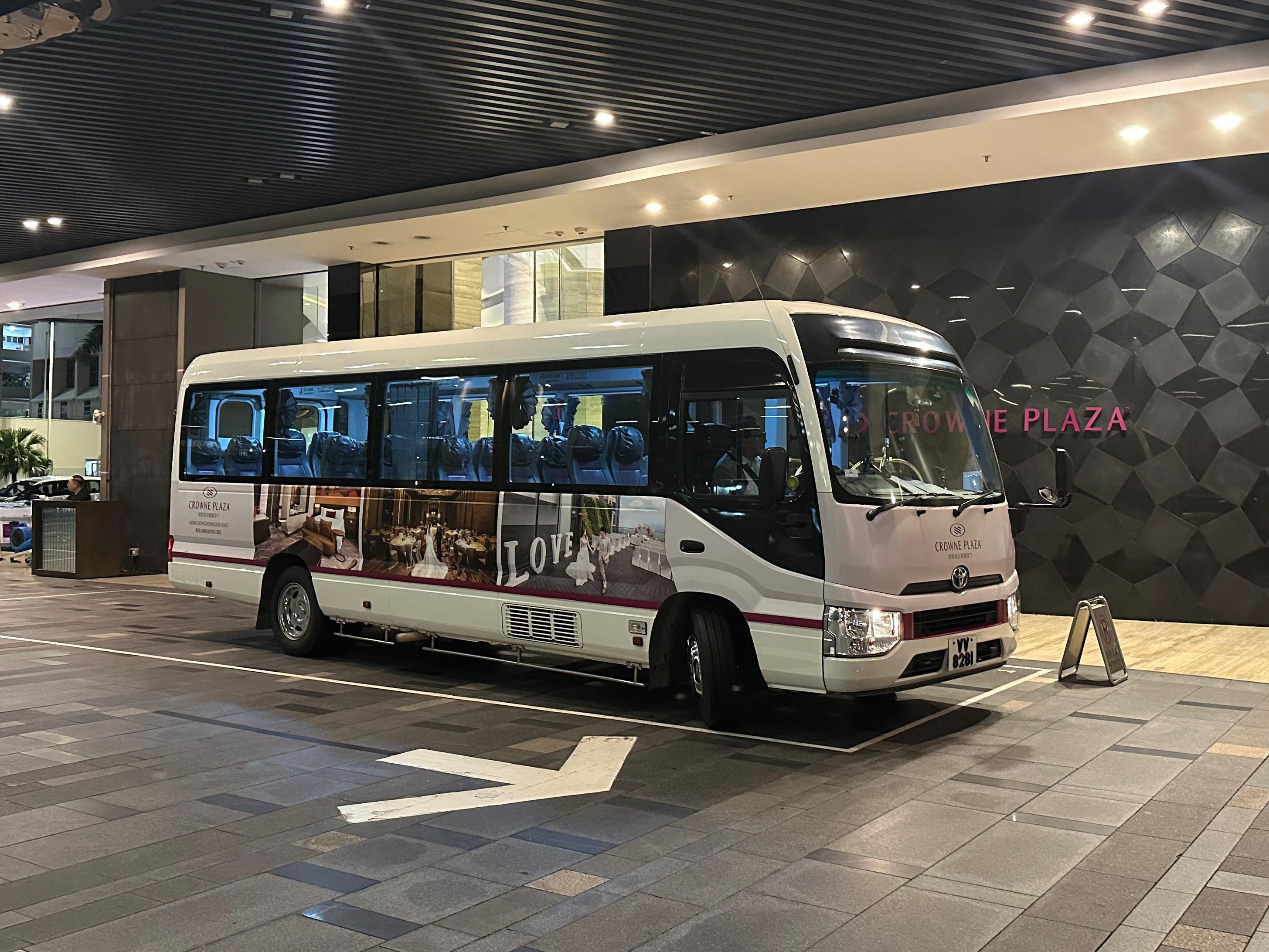 We’re excited to introduce our brand new shuttle bus service connecting the hotel, West Kowloon High-Speed Railway Station, MTR Kowloon Station, and Tsim Sha Tsui shopping area! Enjoy a hassle-free ride to your favorite shopping destinations. Your convenience is our priority!
