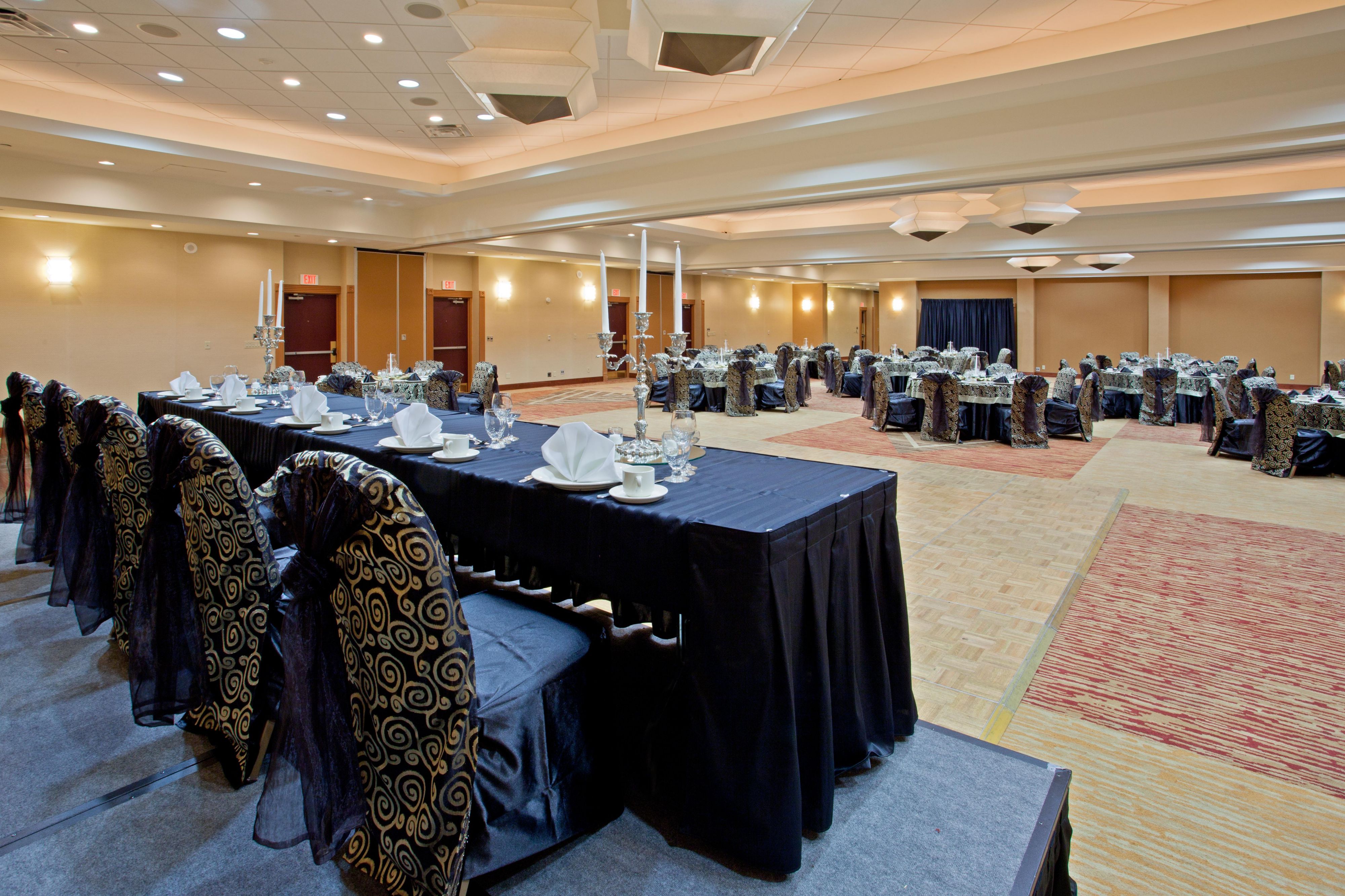 Wow your guests with a stunning event in our ballroom.