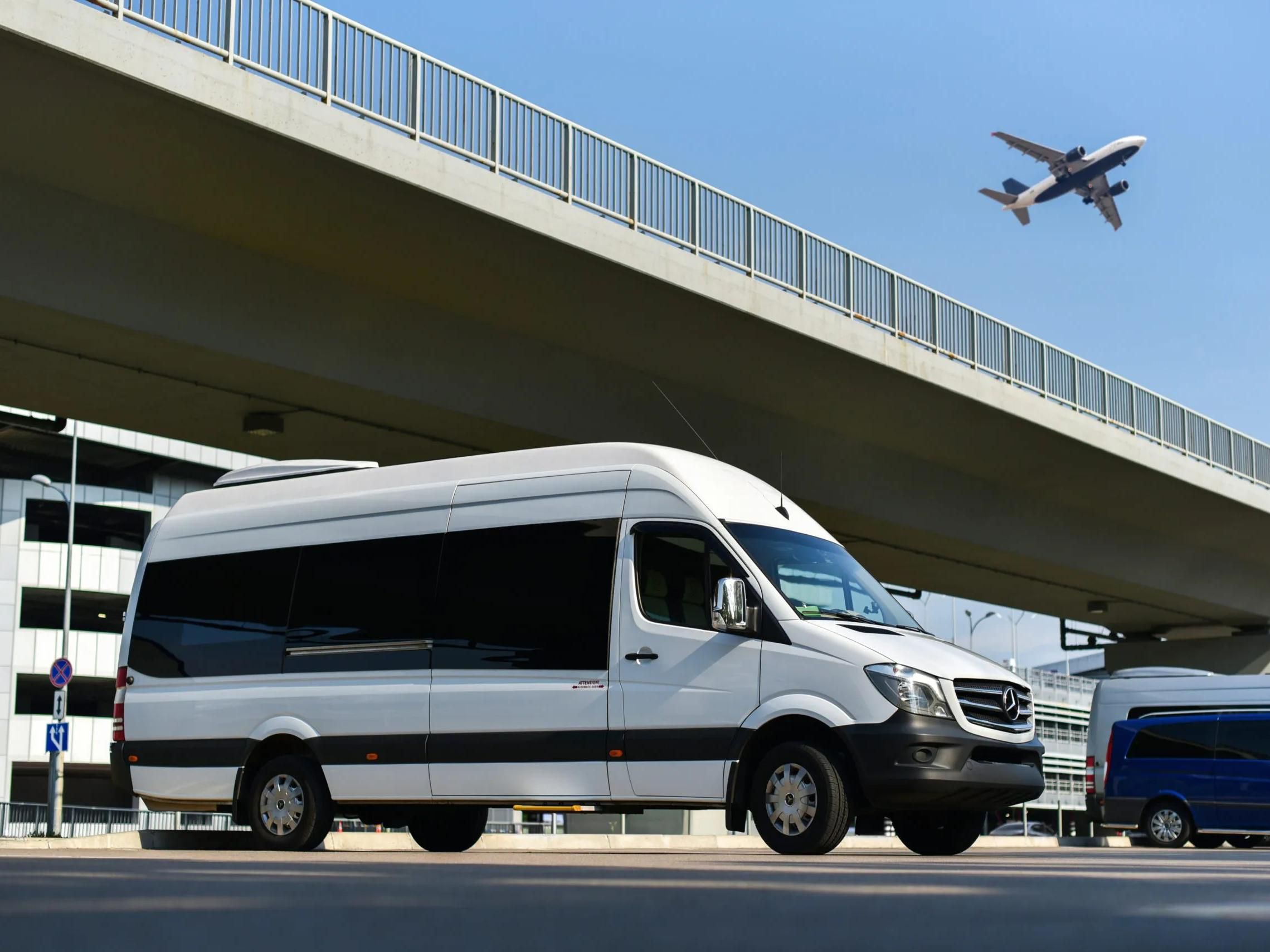 Servicio de transporte al aeropuerto gratuito