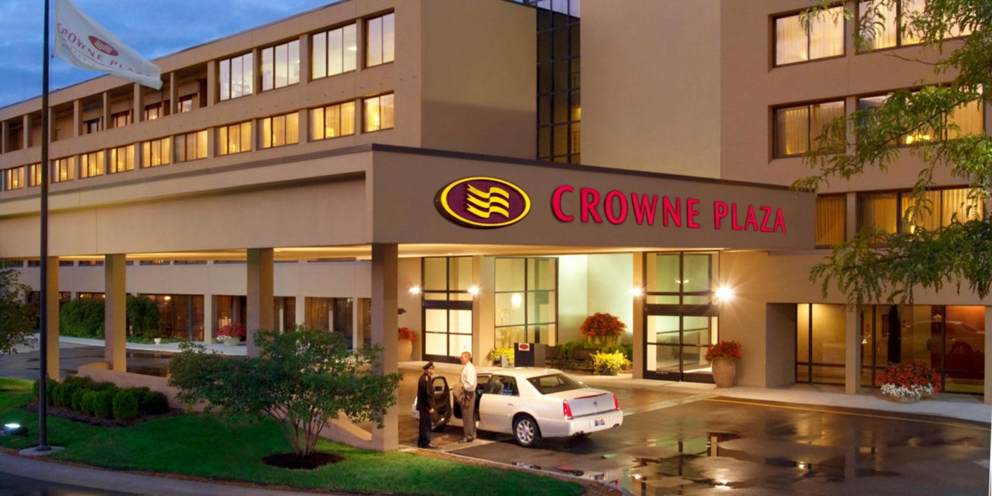 west-indianapolis-airport-hotel-crowne-plaza-indianapolis-airport