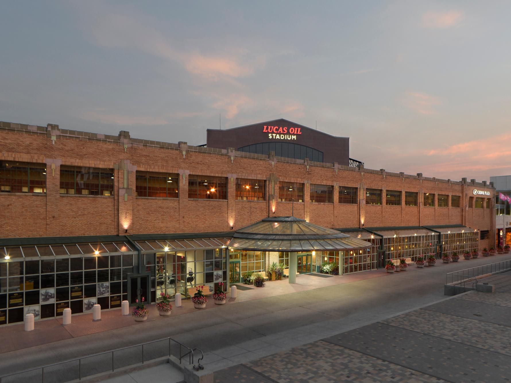 The hotel is in the heart of downtown  and within walking distance of the city's shopping and dining  scene.  If you are a sports enthusiast, you can't find a better location.  We are the closest full service hotel to Lucas Oil Stadium, home of the Indianapolis Colts, and a few short blocks to Gainbridge Fieldhouse, home of the Indiana Pacers. 
