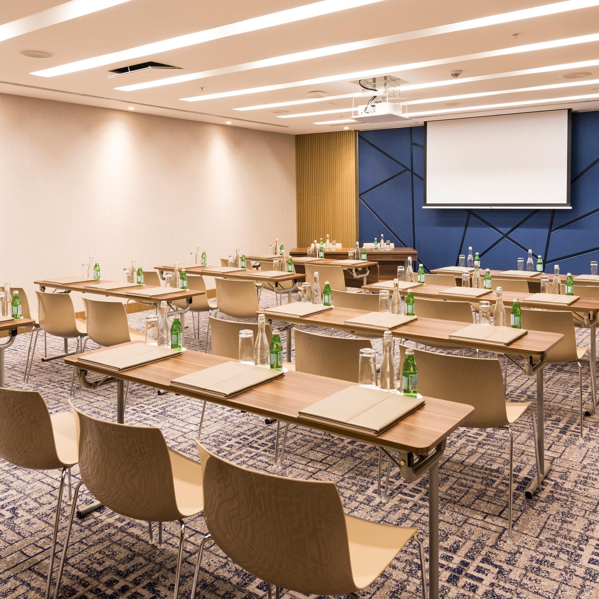 Sınıf Düzeninde Cyprus Toplantı Salonu