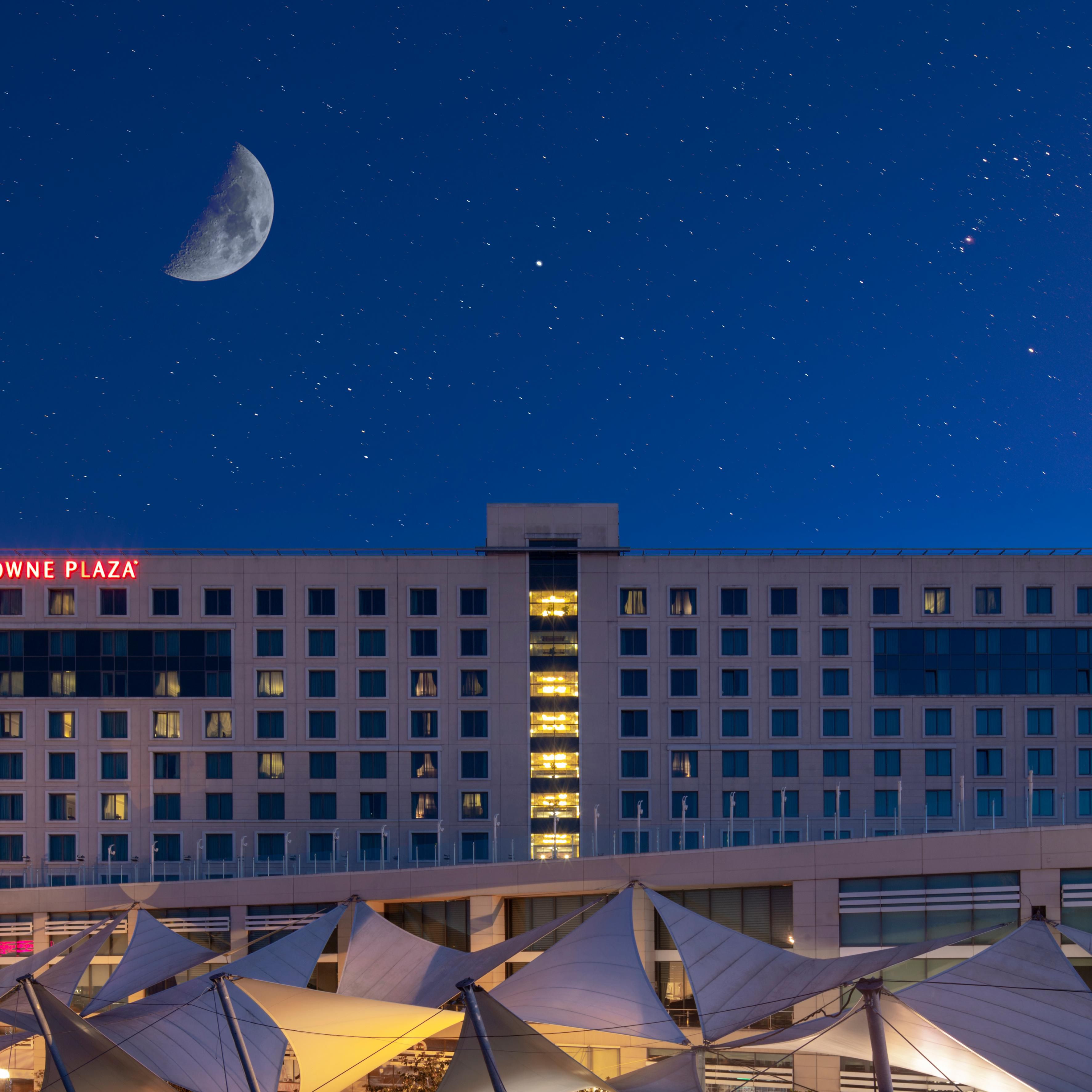 Stay with Crowne Plaza located in the heart of Istanbul!