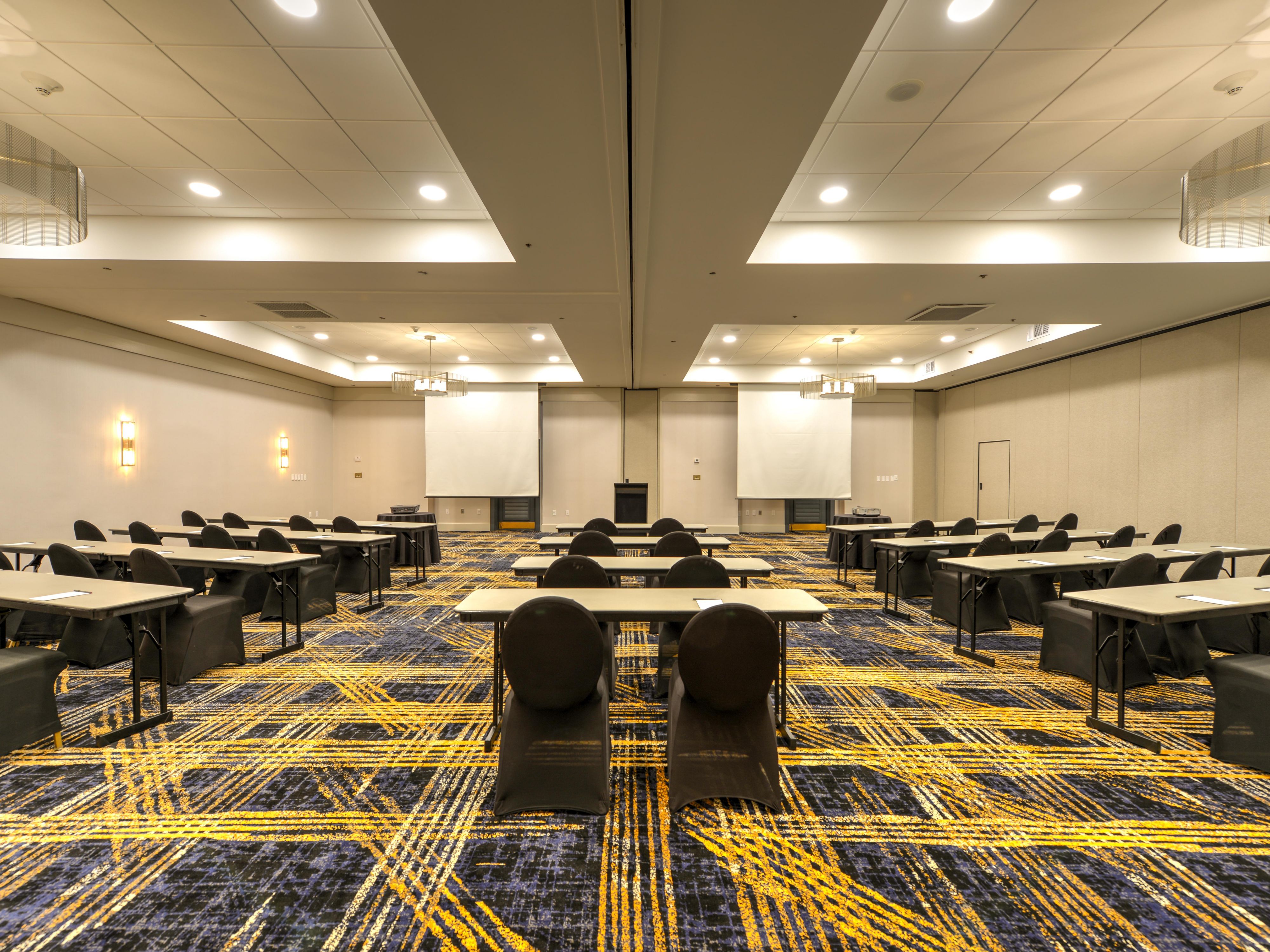 Host meetings in our expansive venues near Jacksonville airport. Plan inspired events in 10,000 sq. ft. of space, featuring 13 meeting rooms, including Sago, Canary Room, and Camillia – Garden – Azalea. Our largest ballroom accommodates up to 300 guests. 
