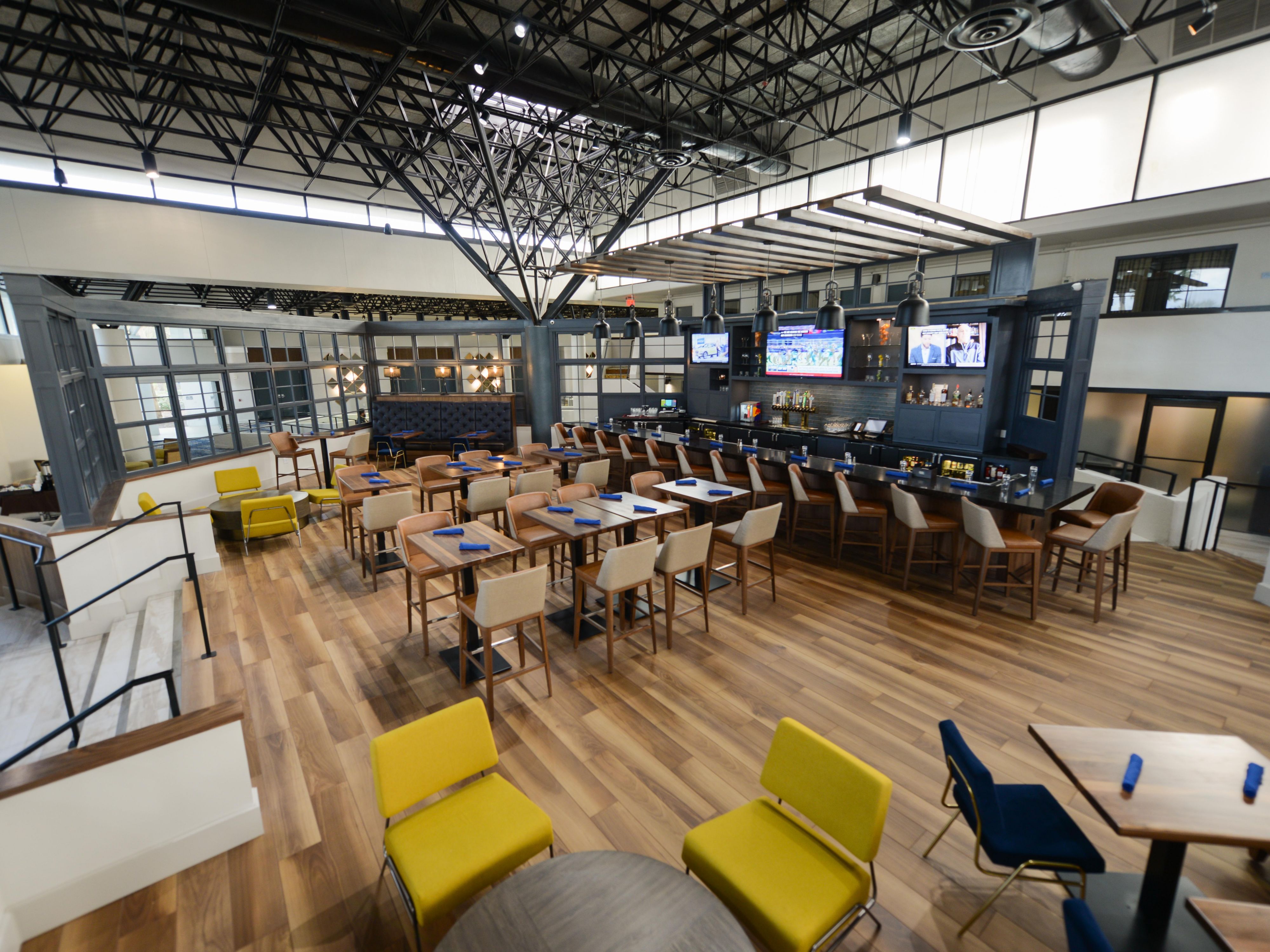 Savor delicious American fare at Proper 1822, our full-service restaurant and bar near Jacksonville Airport. Open for breakfast, lunch, and dinner, we offer creative dishes from locally sourced ingredients, specialty cocktails, and 12 rotating taps, served in a casual, friendly setting.