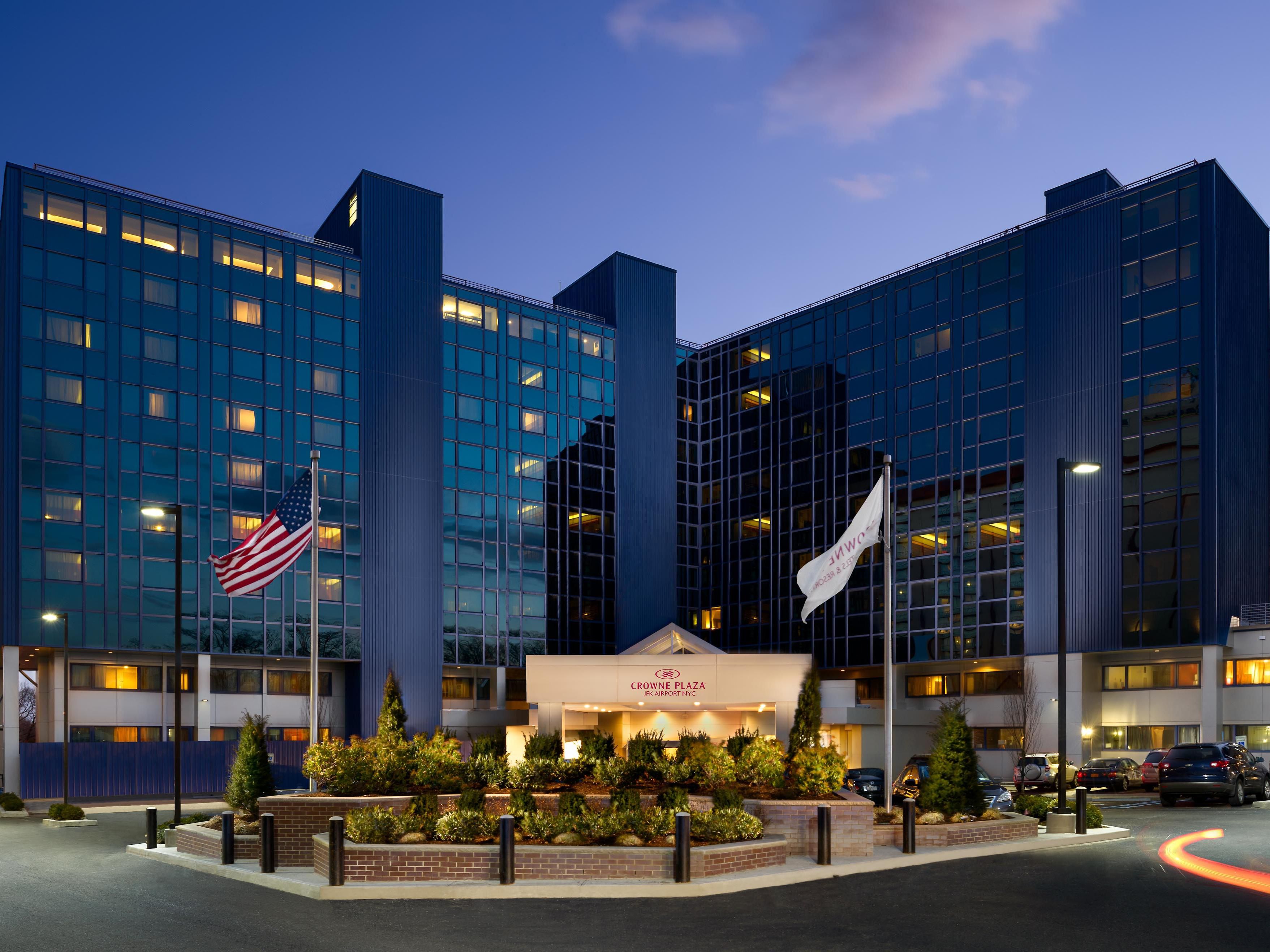 Located near the John F. Kennedy International Airport, our hotel is a quarter-mile from one of the world's busiest airports. We offer guests complimentary parking, as well as a free 24-hour shuttle service. The service is available every day, running in 30-minute intervals at our pickup or drop-off locations.
