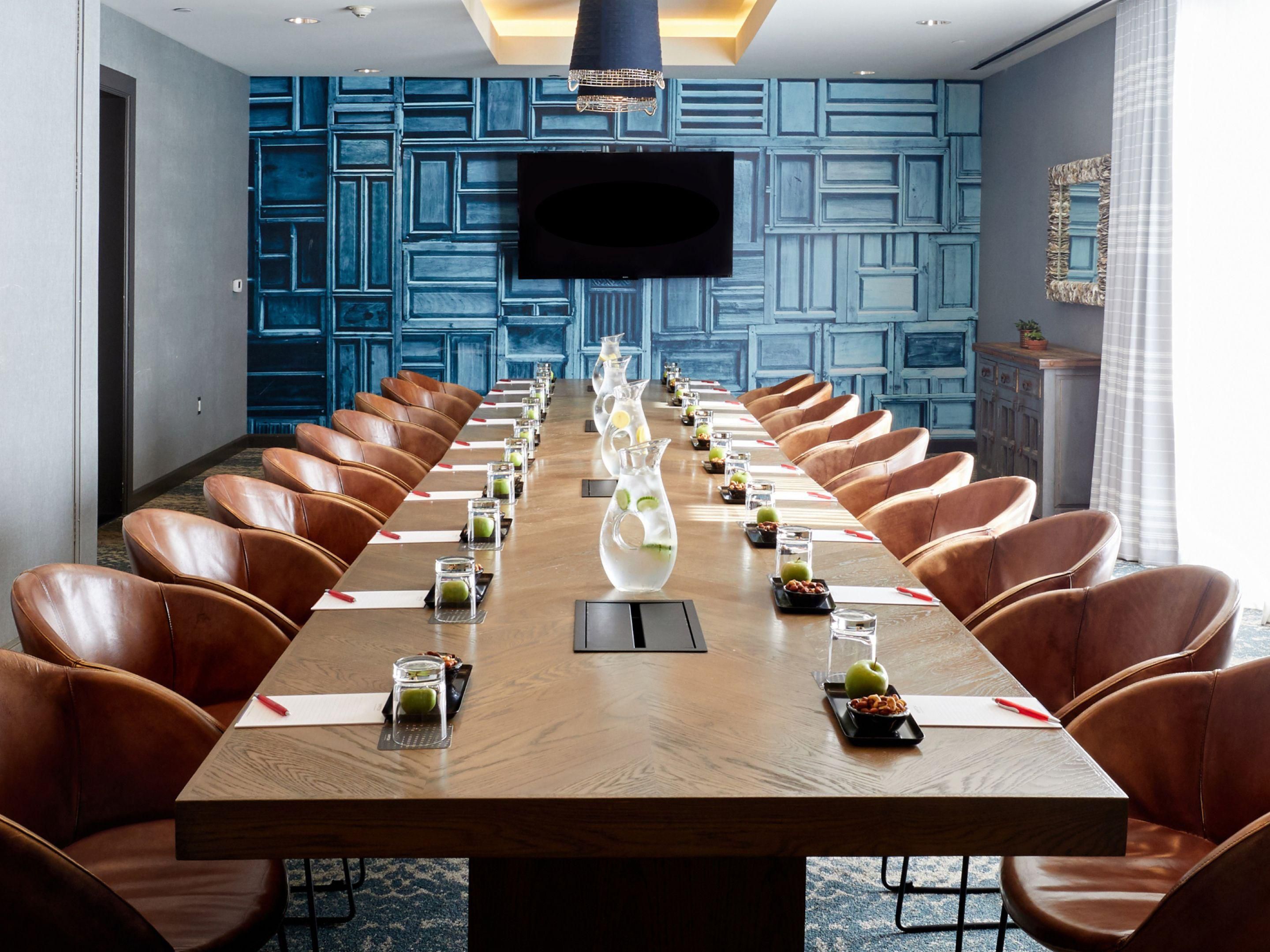 Host your impactful meetings in Jeddah at Crowne Plaza and set unparalleled standards of excellence. Let our dedicated team curate remarkable events tailored just for you, all complete with competitive packages. Ensure your sessions shine with our advanced audio-visual tools, and revitalise with gourmet coffee breaks.