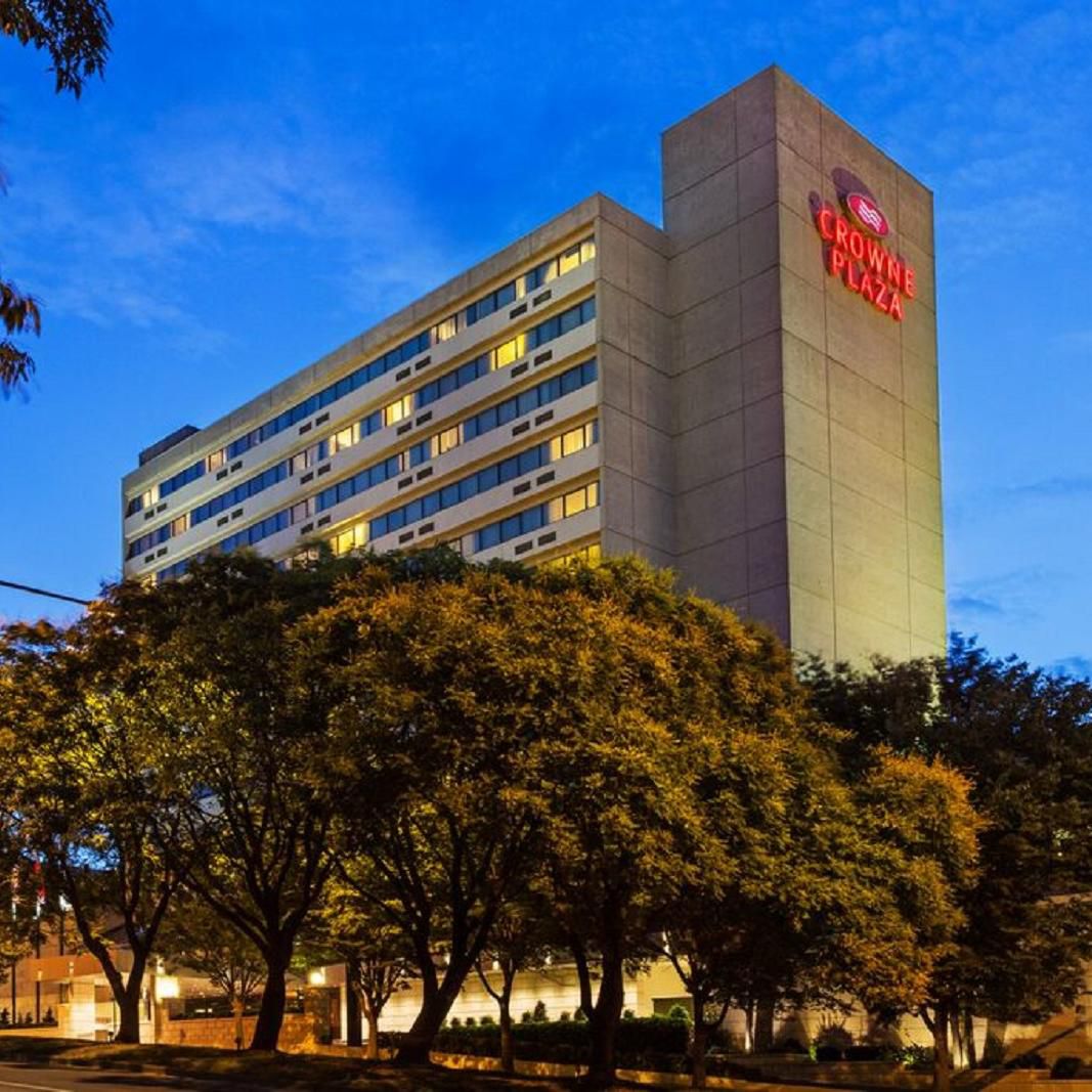 Welcome to the Crowne Plaza Knoxville!