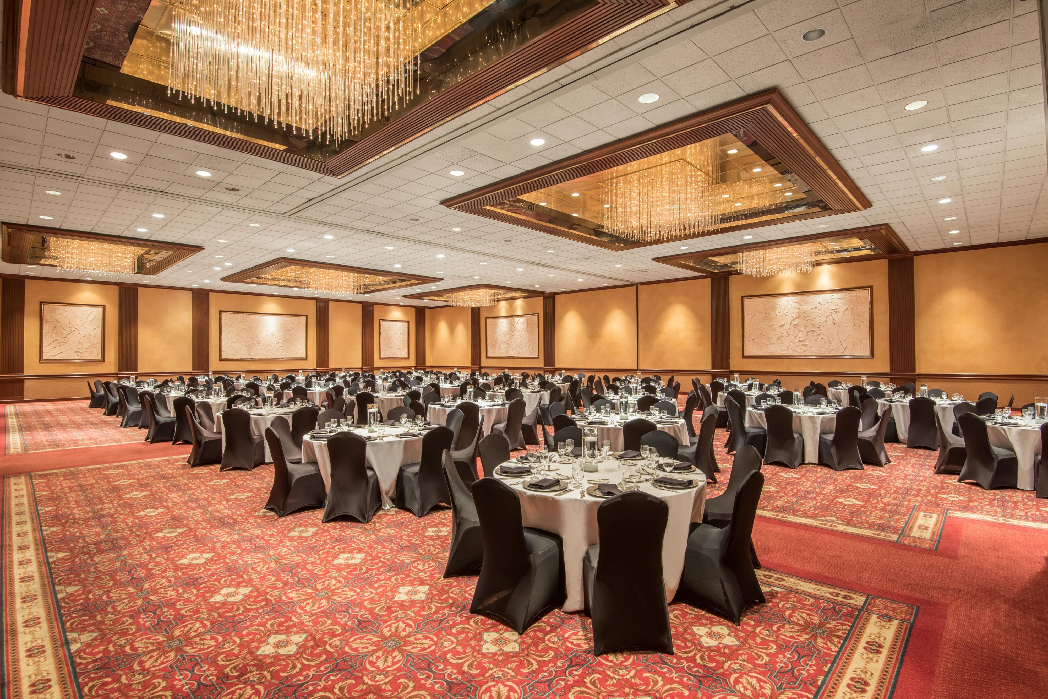Summit Grand Ballroom can be divided into 2 separate spaces.
