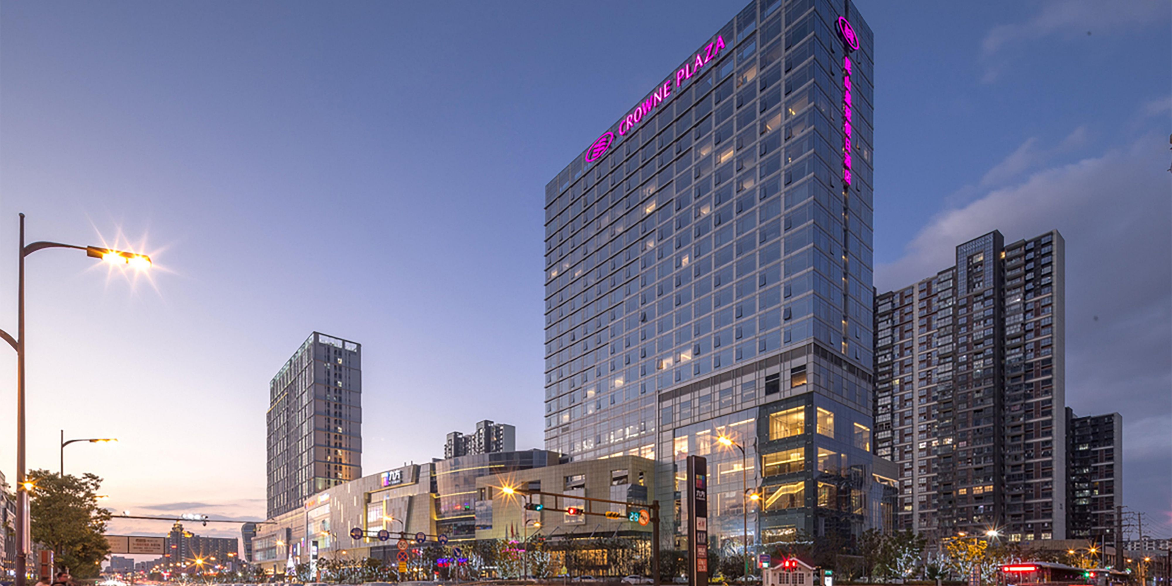 $hotelInfo.mediaDetails.welcomePhotos.primaryPhoto.caption}