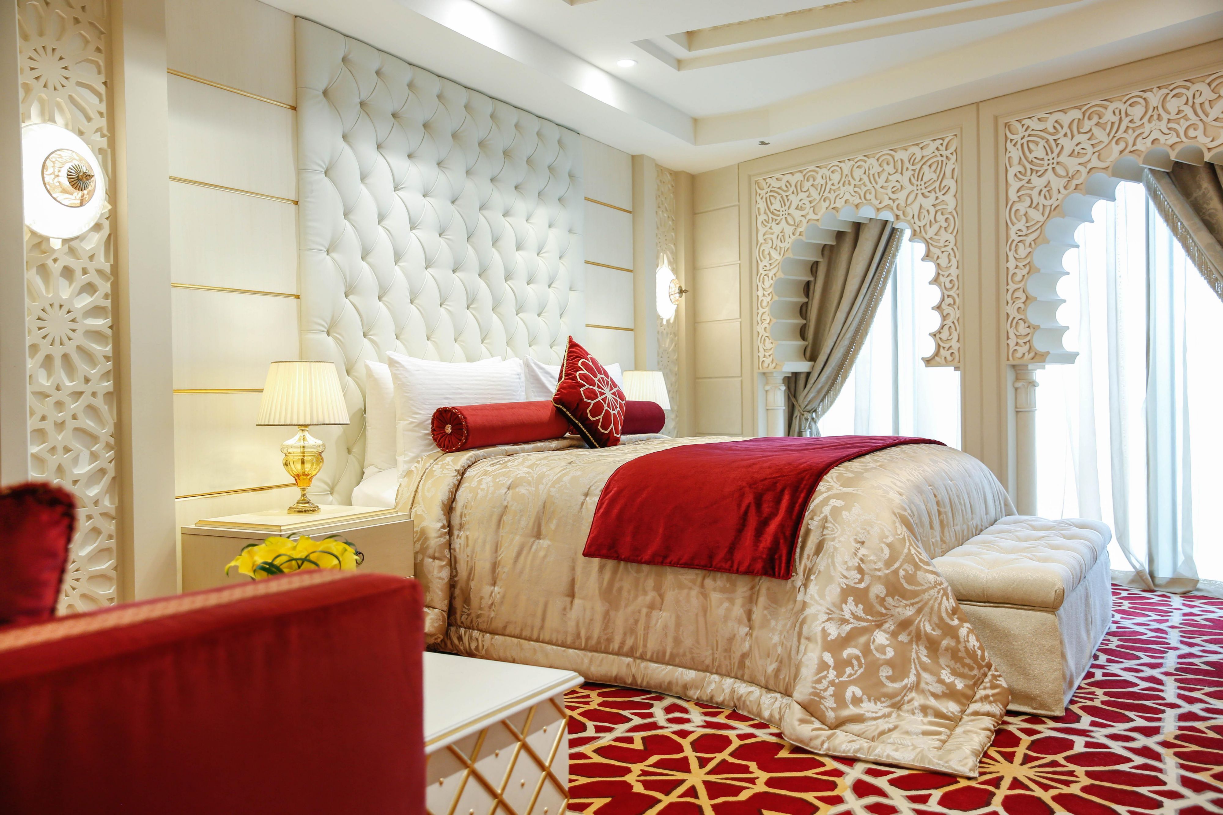 Crowne Plaza Kuwait Al Thuraya City Presidential Suite Bedroom