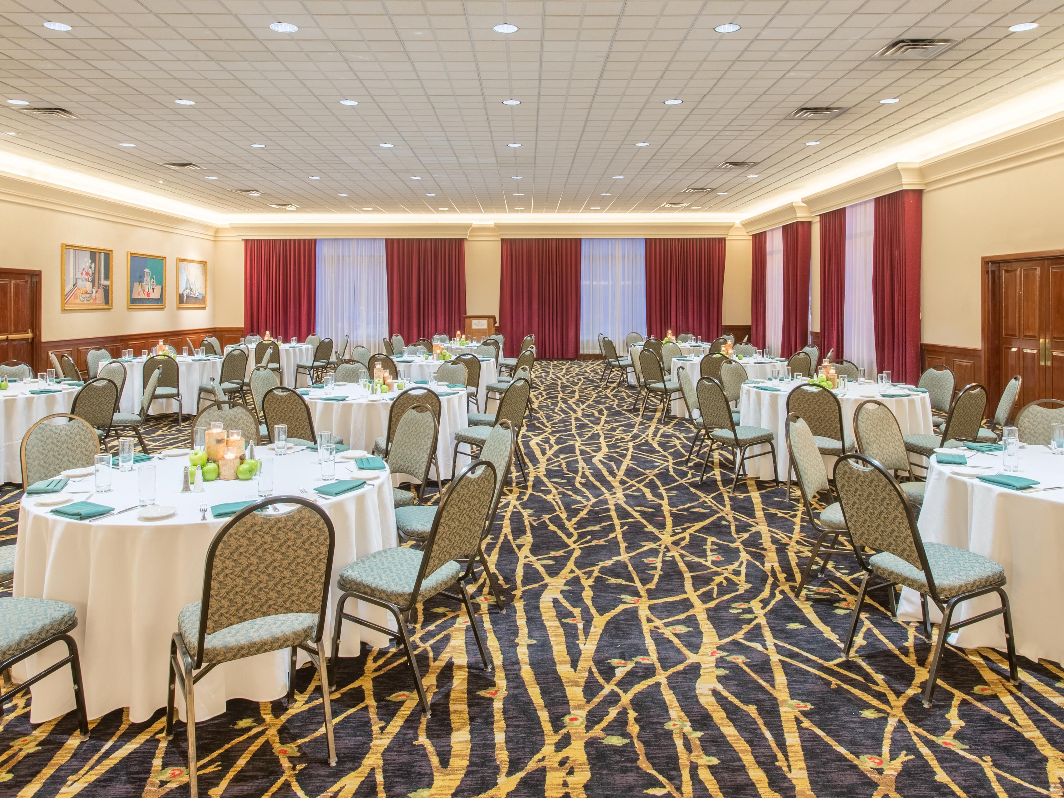 With 22,000 sq. ft. of flexible and well-equipped meeting and event space, our resort is the largest conference hotel in Lake Placid. With golf, skiing and a private beach nearby, we’re the perfect place to combine business and pleasure.