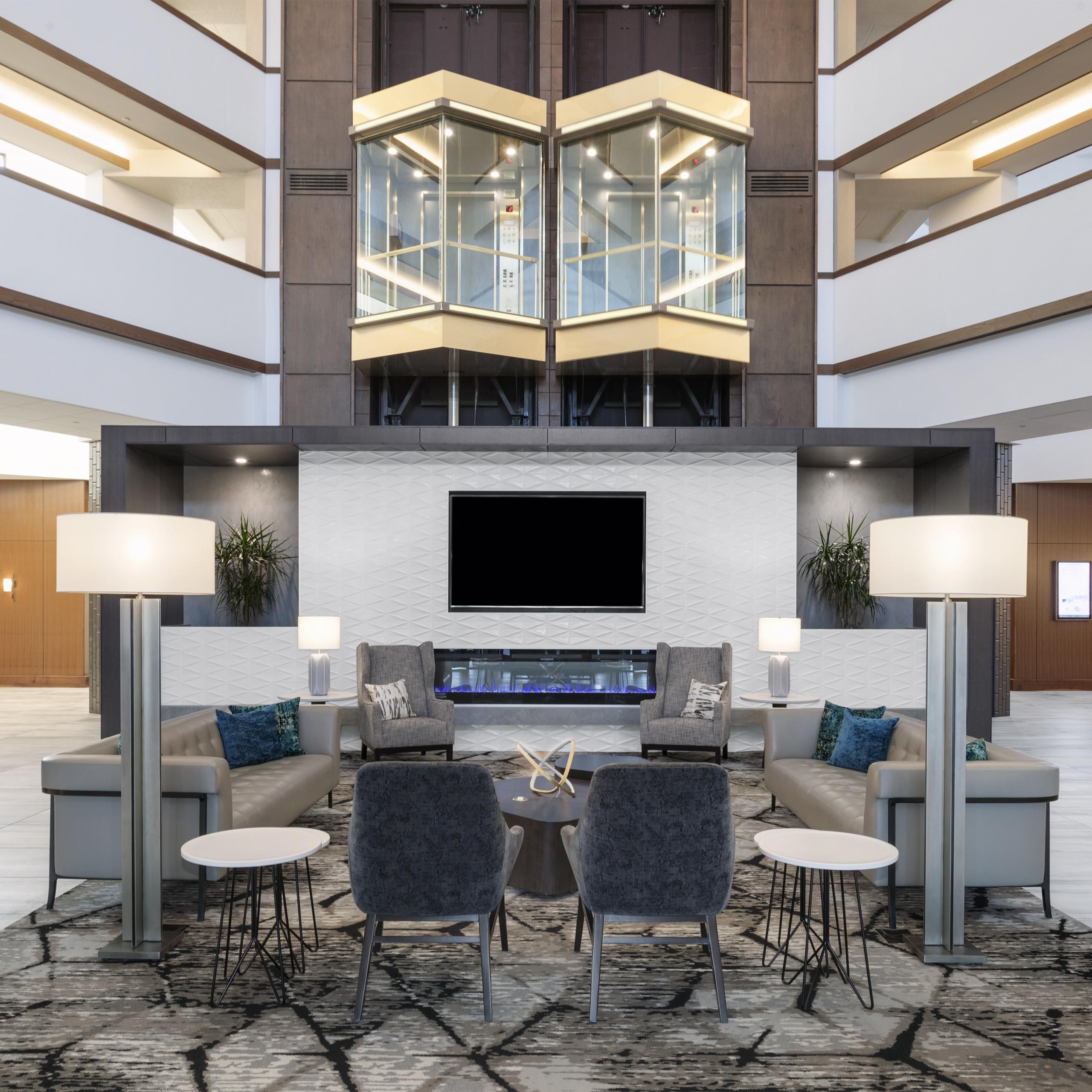 Welcome to the Crowne Plaza Lansing West!