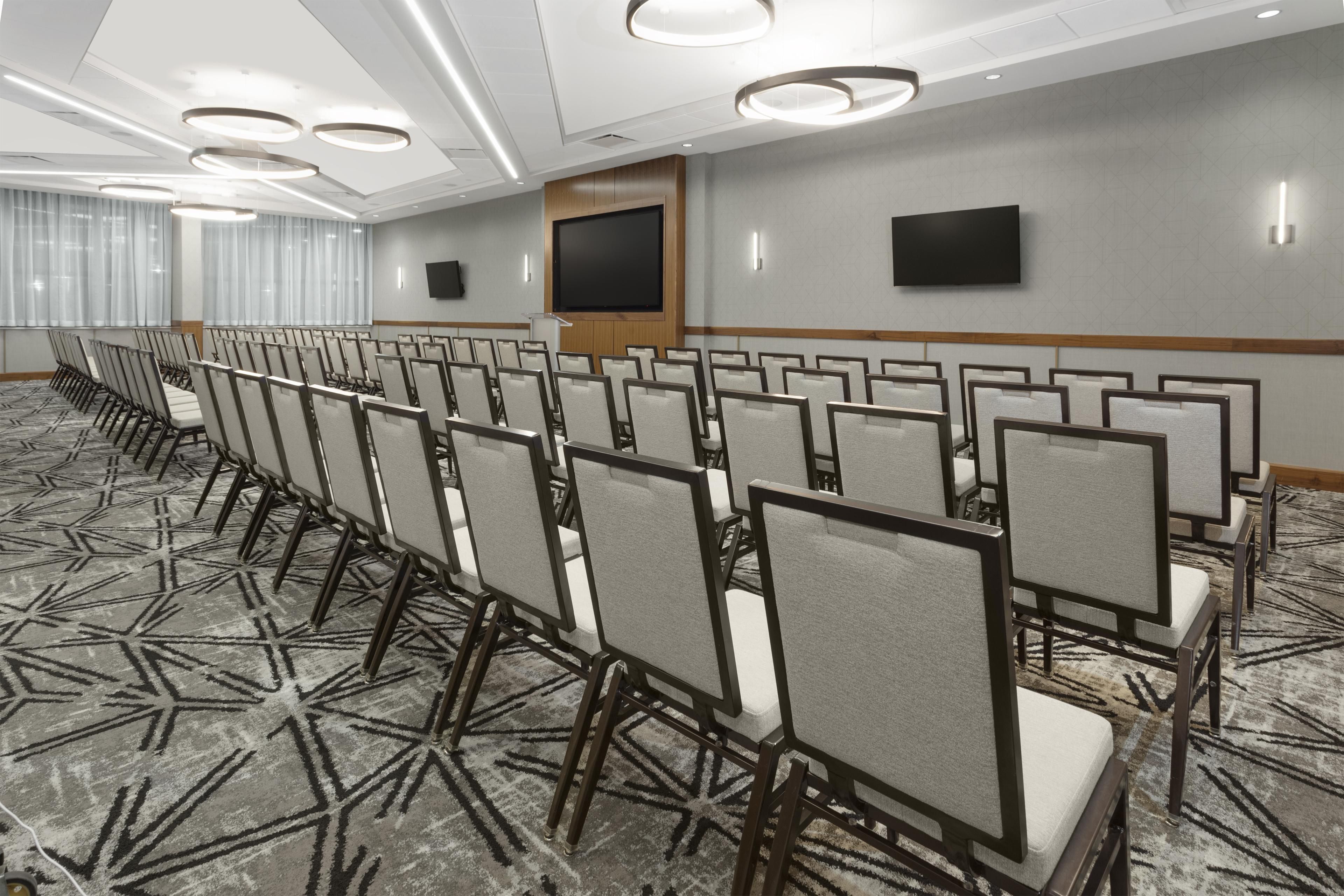 Cord meeting room at Crowne Plaza Lansing is designed for 250 guests