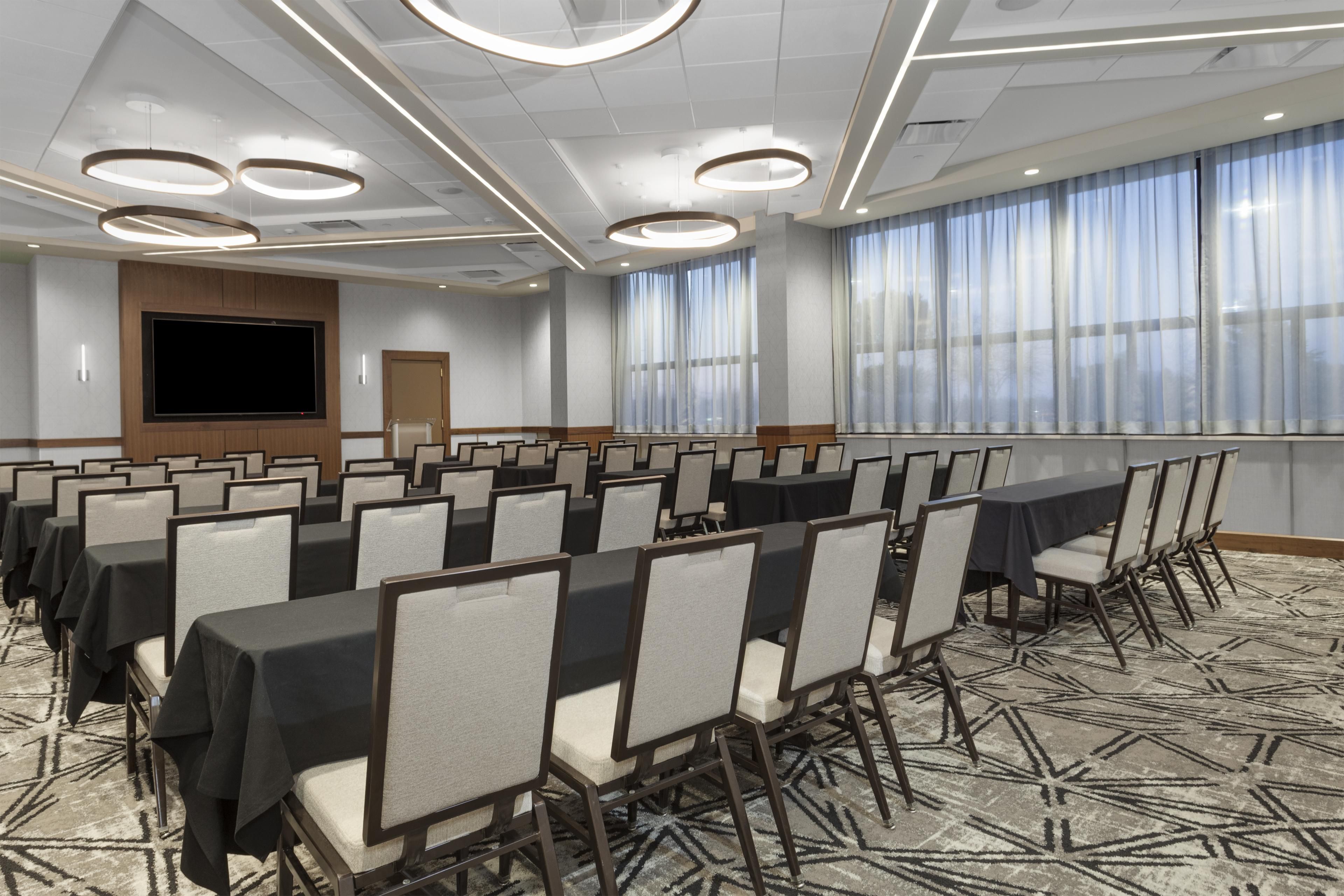 Reo meeting room at Crowne Plaza Lansing designed for 110 guests