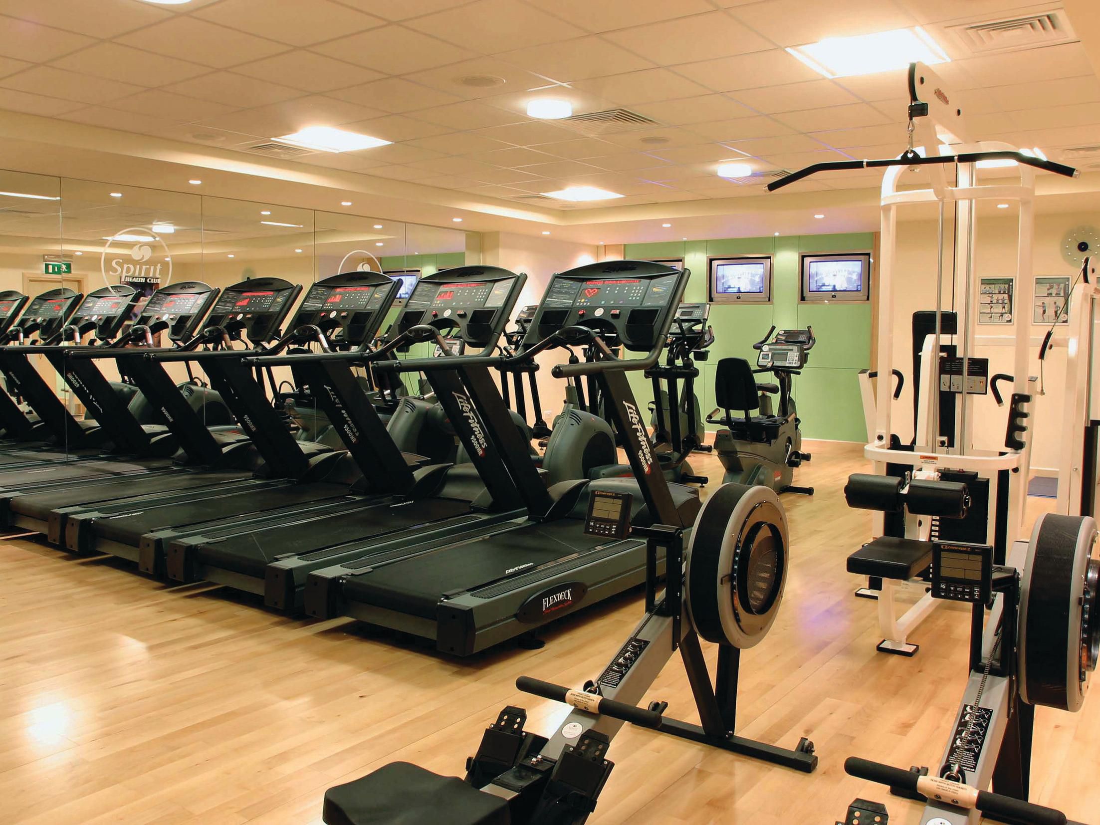 Maintaining a health and wellness routine while travelling is important, so whether you’re looking to stay on top of your fitness, or relax and unwind after a long day, Spirit Health Club has all that you need. Our fully equipped gym and heated indoor pool are open to hotel guests and members.
