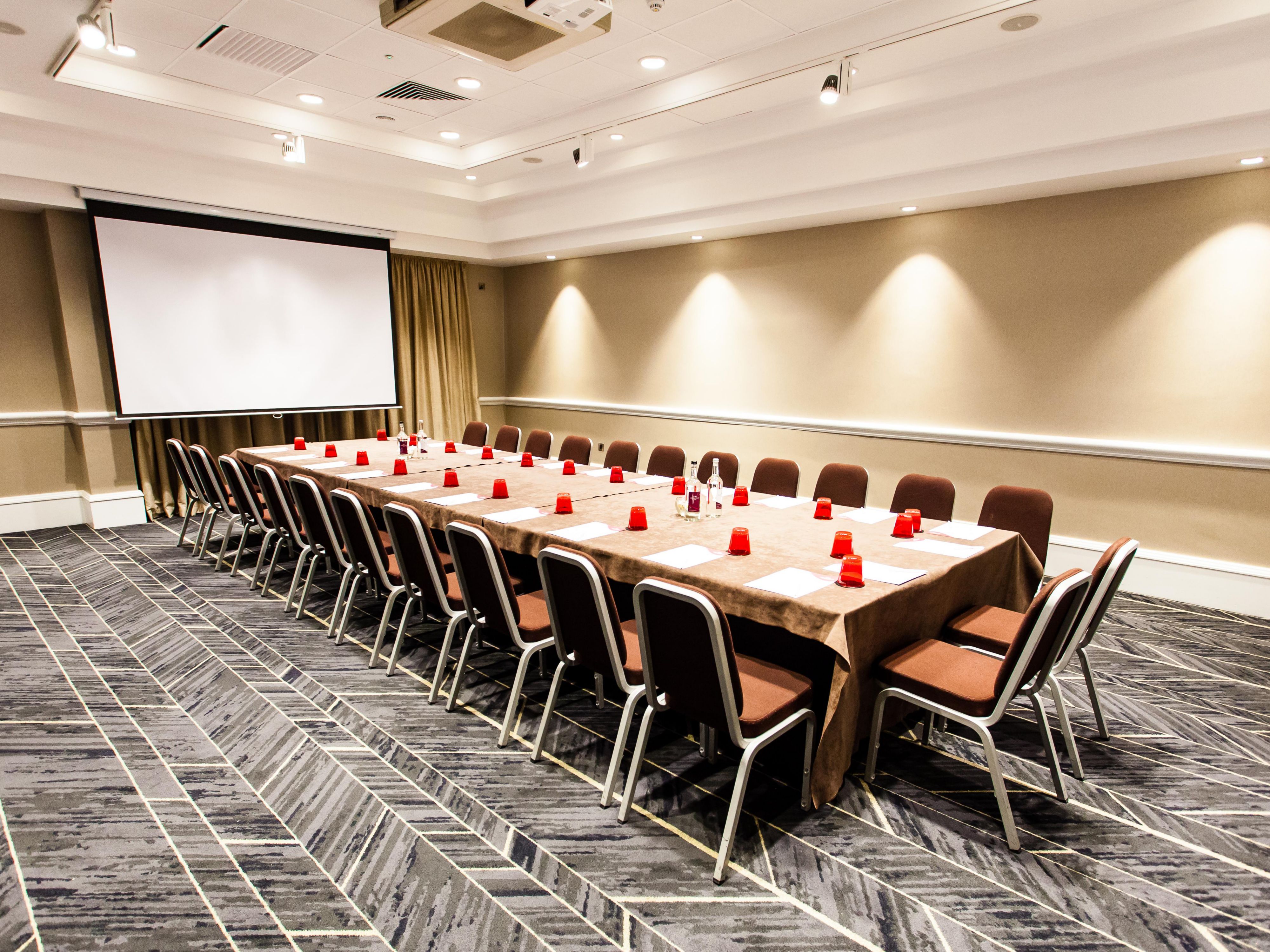If you're looking for somewhere to conduct an interview, hold a meeting or just a private area to work, we have the perfect space for you. With 12 flexible meeting spaces, our meetings director on hand and flexible booking terms, you can book with all the confidence that you need.