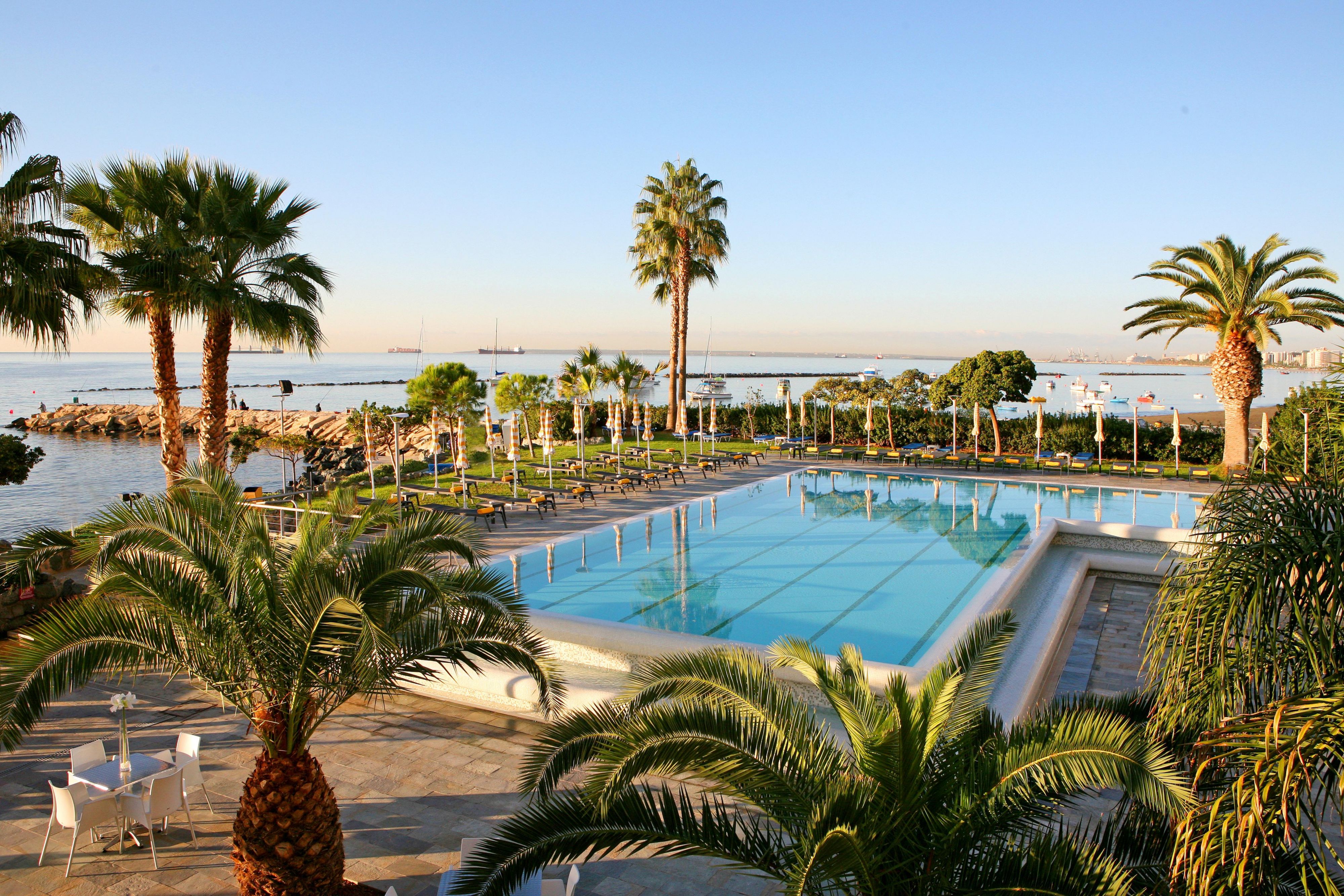 Refresh yourself in our overflow outdoor pool by the sea.