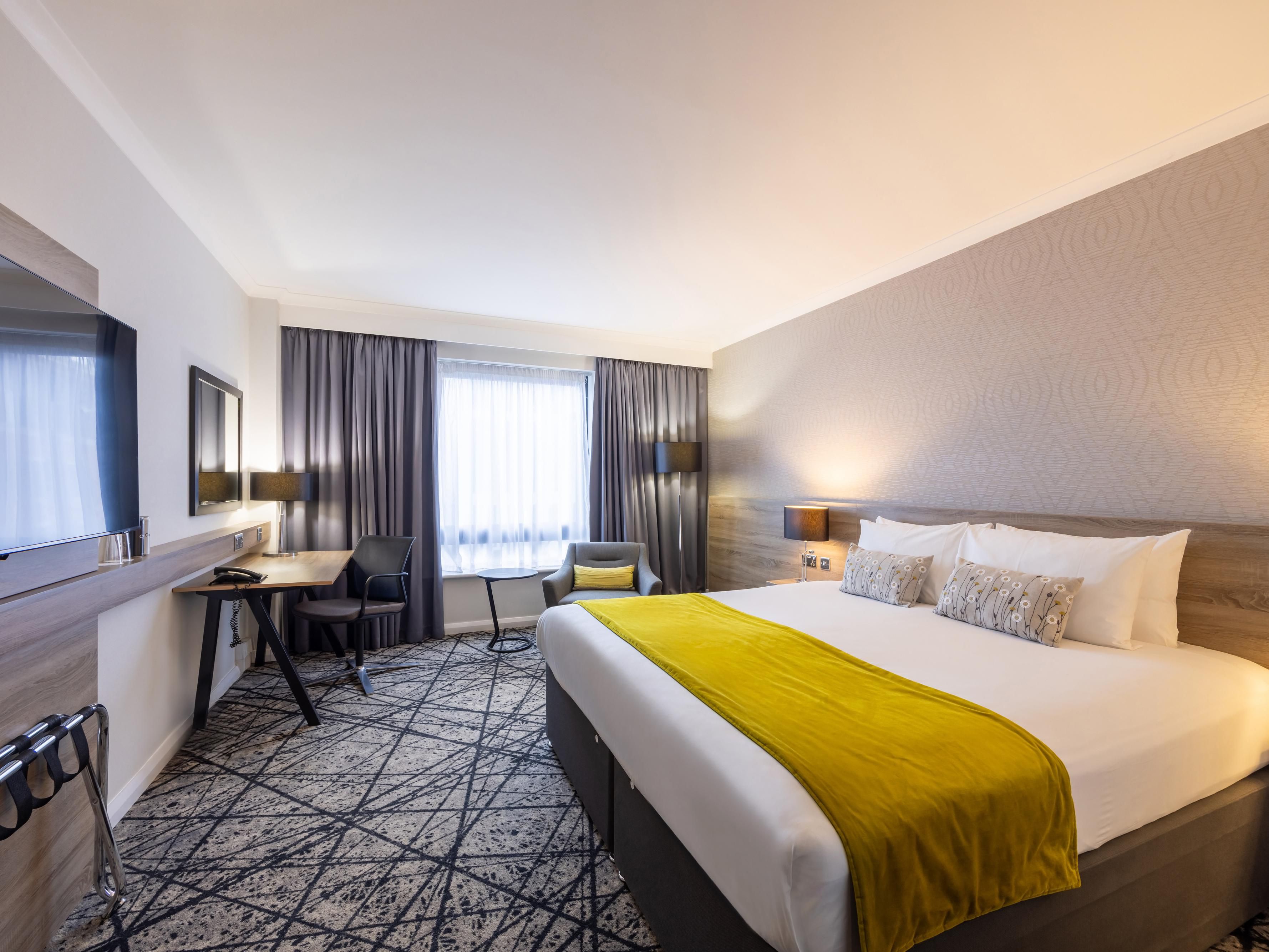 Guest bedroom