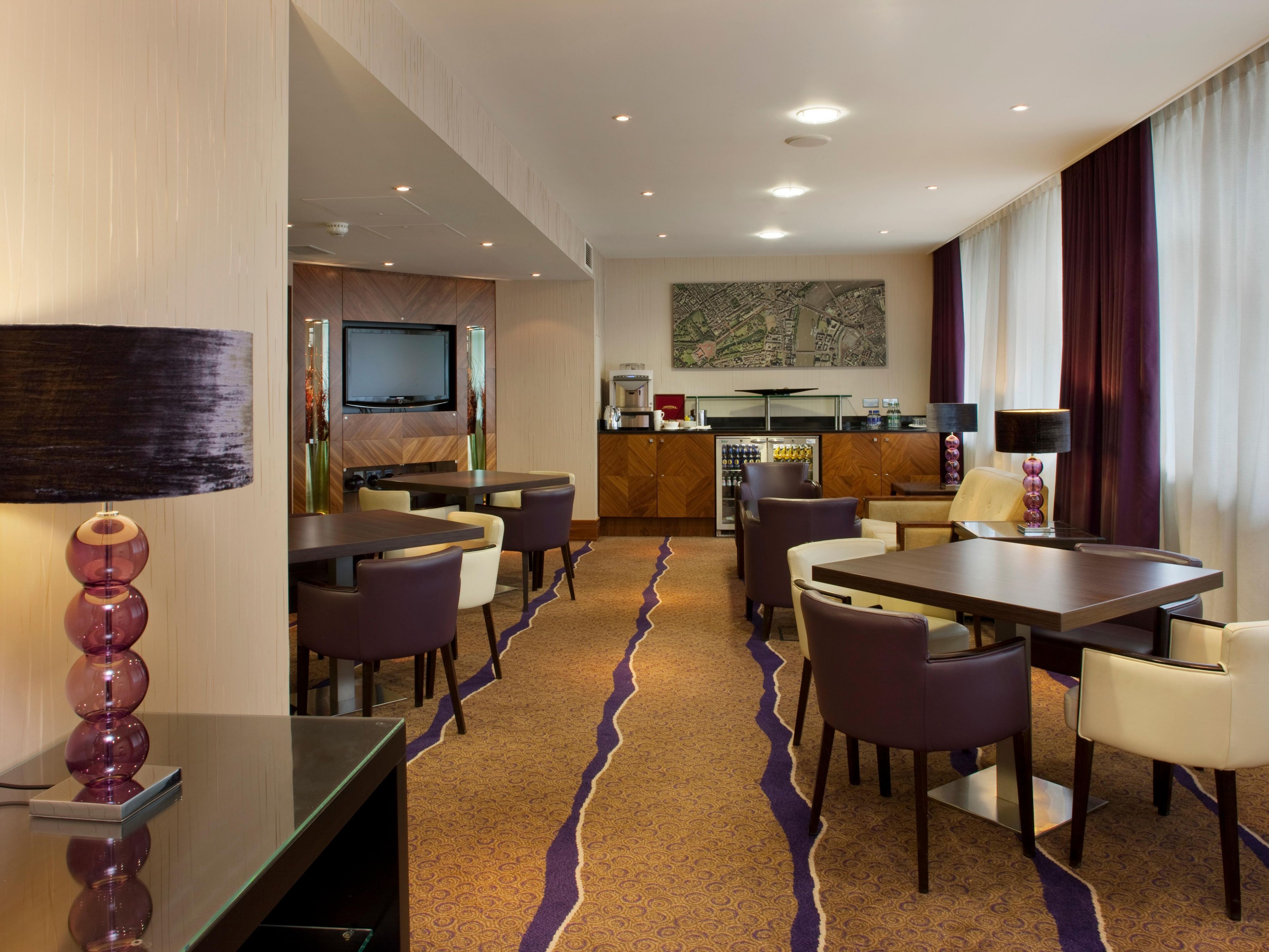 صالة استراحة طابق النادي