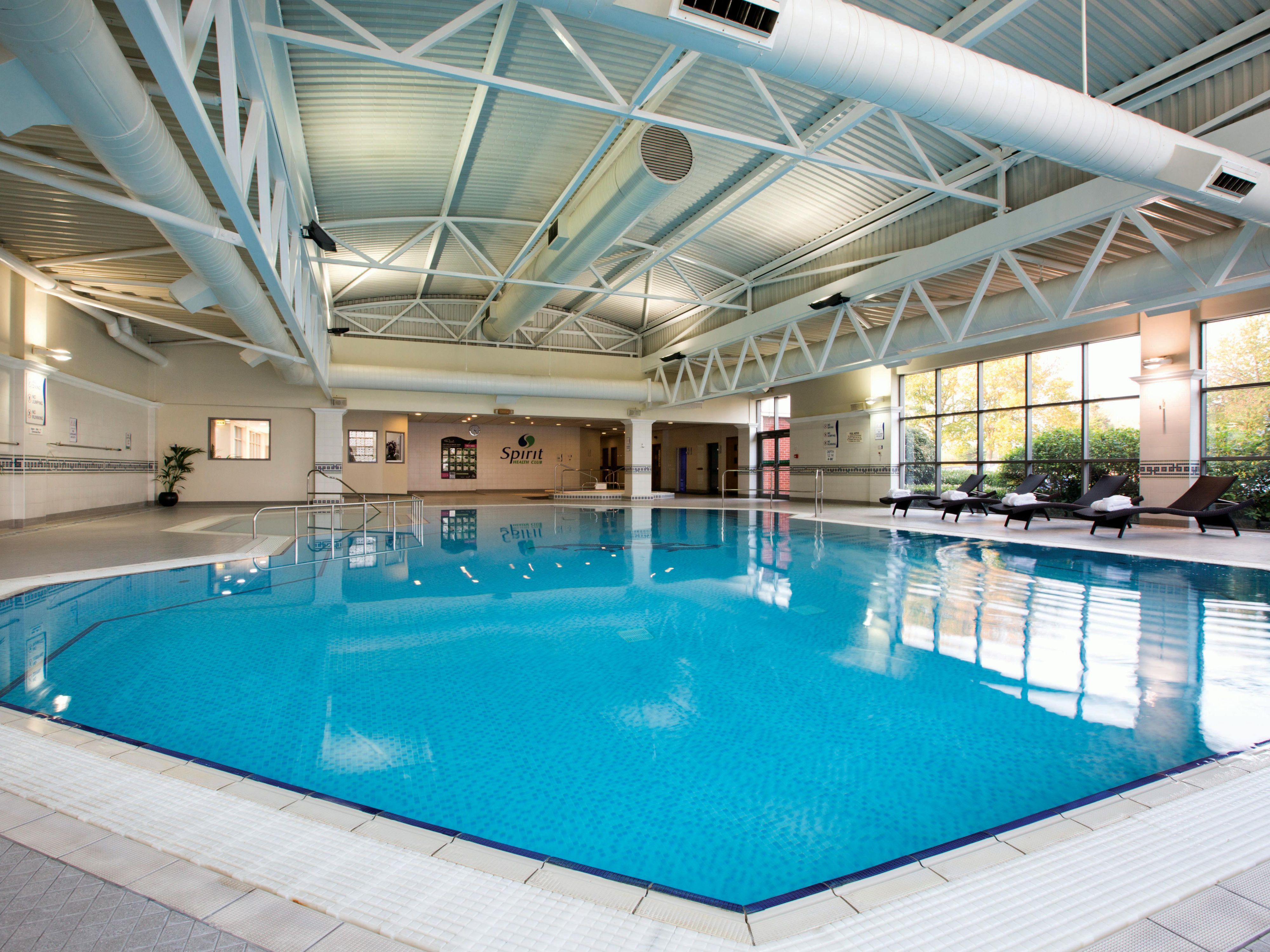 Recharge in our extensive leisure facilities including indoor swimming pool, gym, sauna, steam room and jacuzzi. Complimentary access for all hotel residents. 