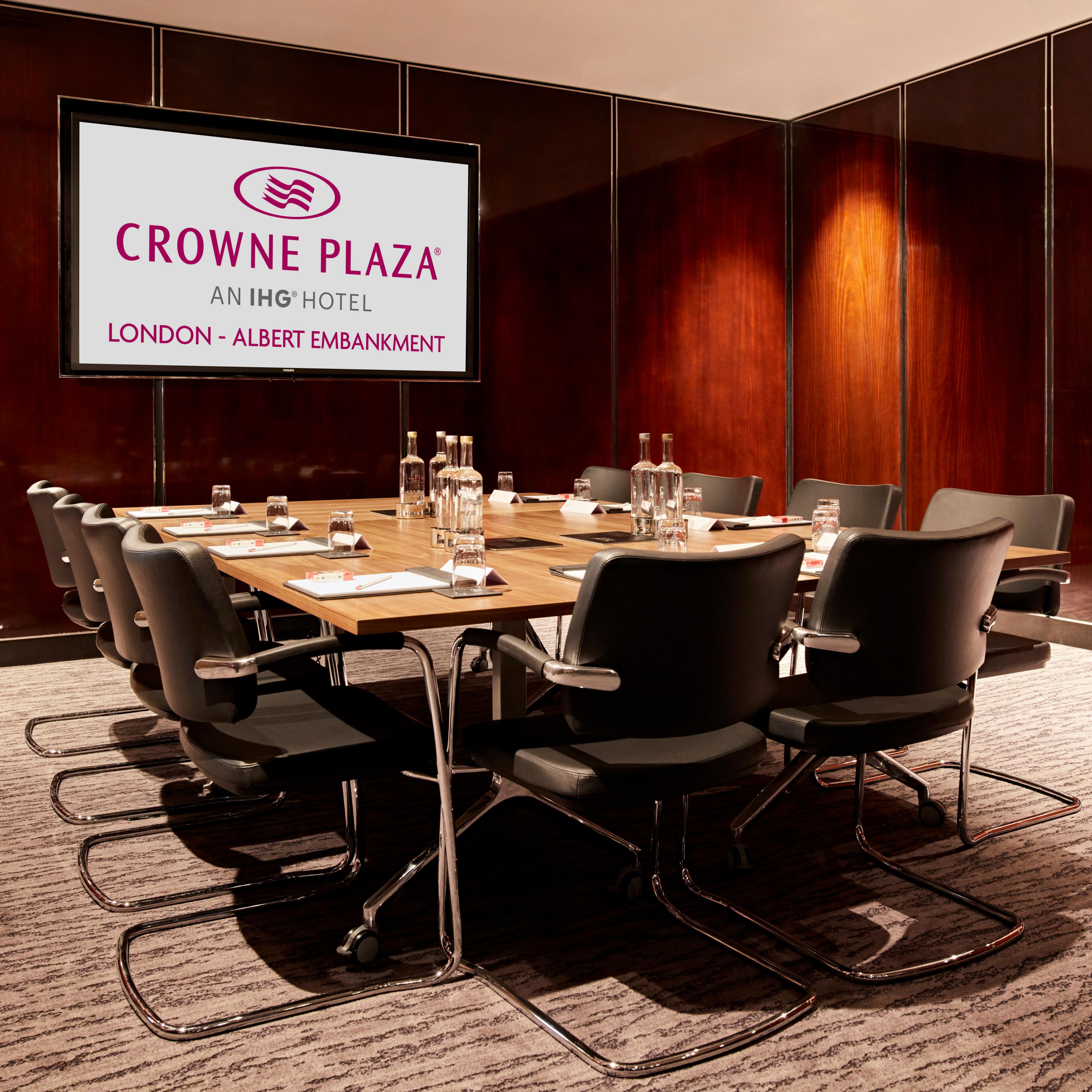 Meeting room 1 offers an 85&quot; Plasm screen with click share 