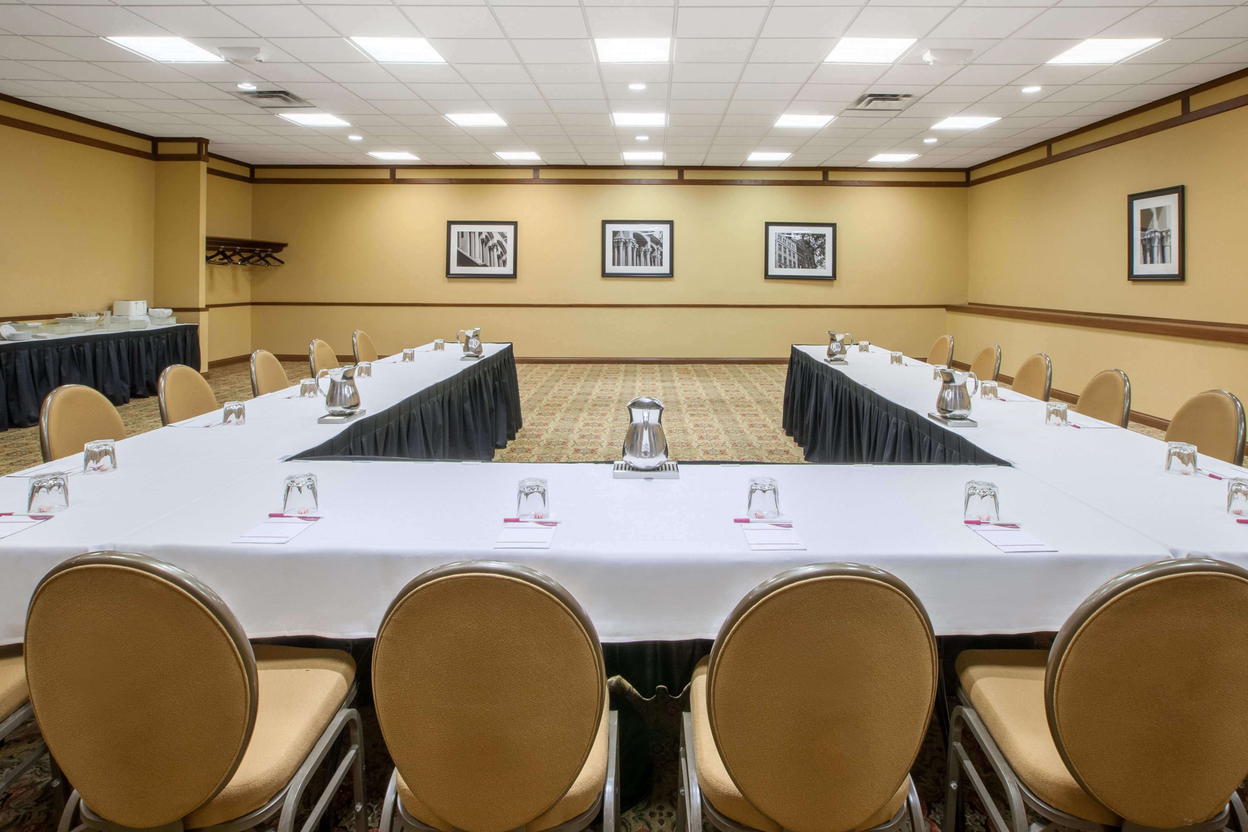 Large meeting room space at Crowne Plaza Louisville Airport
