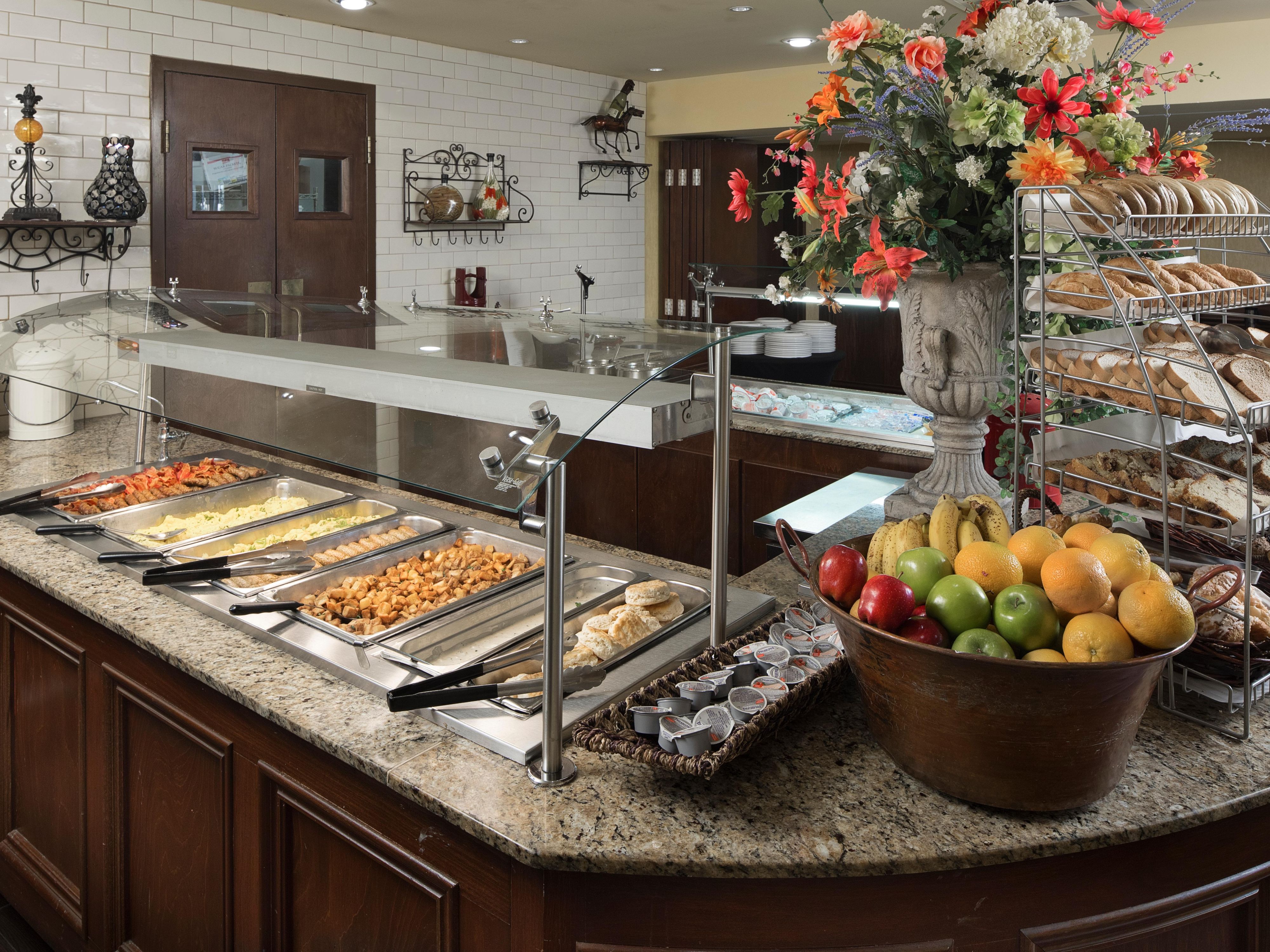 Experience Kentucky cuisine and bourbon at The Blue Horse Restaurant and Bar, offering a stocked bourbon bar and local Kentucky products. Enjoy a mouthwatering breakfast buffet with inside dining or sit on our lovely outdoor patio. Savor the flavors of the Bluegrass State! 
