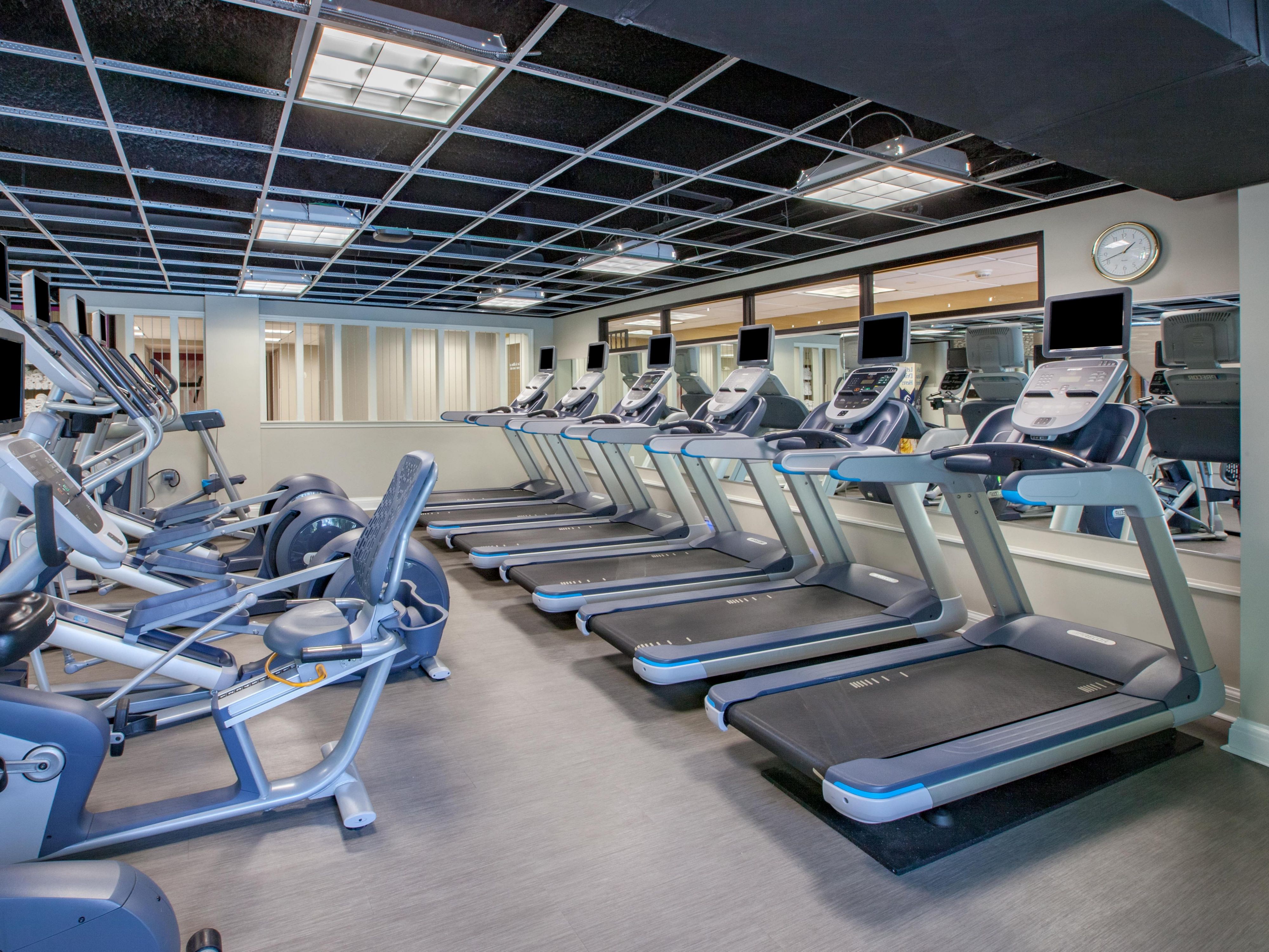 Enjoy your workout routine in our spacious and well-equipped workout facility, overlooking our tropical indoor/outdoor pool. Available 24 hours daily to all guests. The fitness center offers state-of-the-art equipment, such as, treadmills, elliptical machines, free weights, universal machine, and more. Stay energized and focused while on the go!