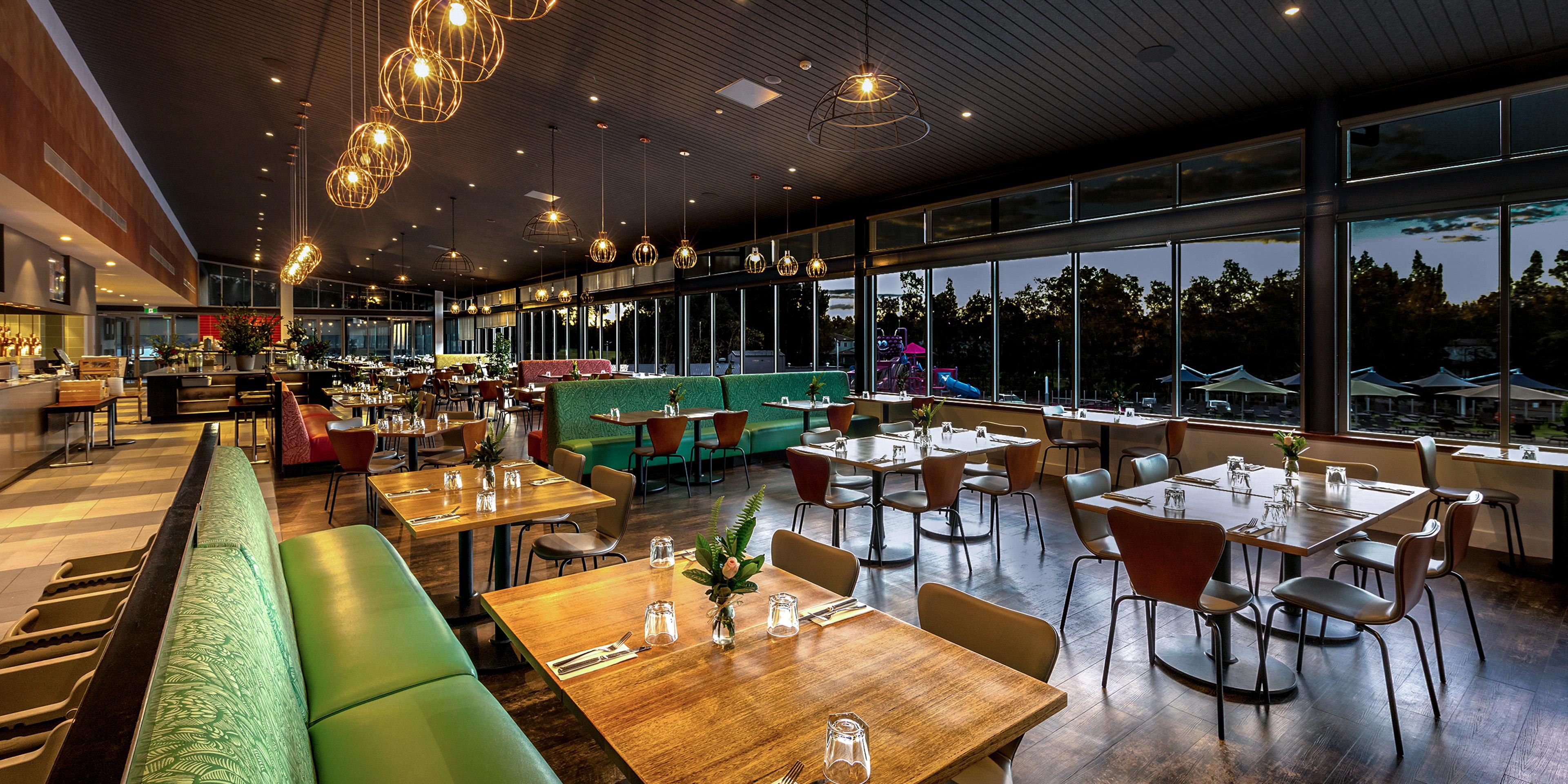 Restaurants Near Lovedale - Crowne Plaza