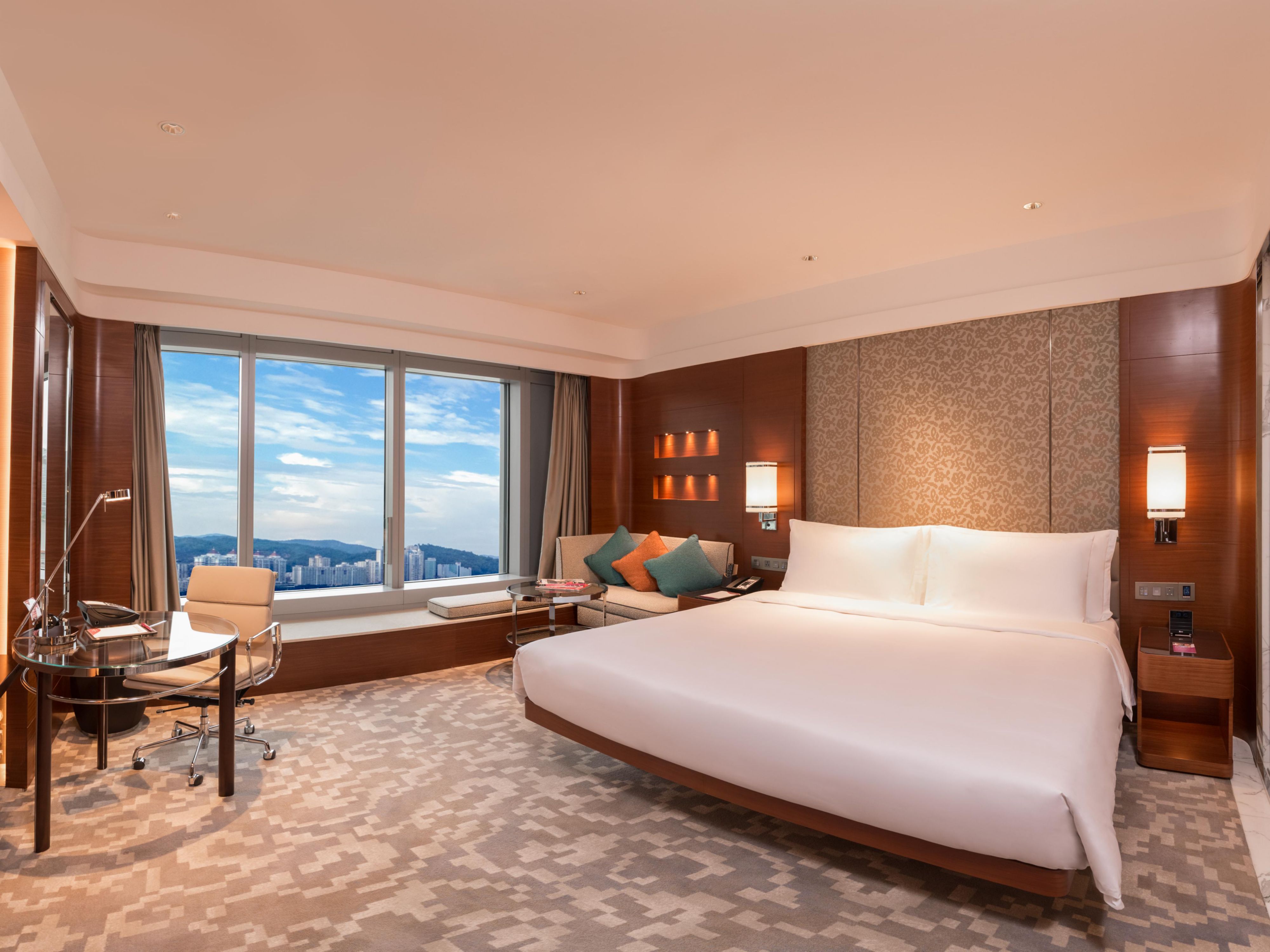[Long Stay Exclusive Offer] ▪ Stay for a minimum of 14 consecutive nights or above with long staying package of benefits. 20% off all day dining and Laundry. If you are interested, please contact us immediately. 
CALL +853 2888 6888