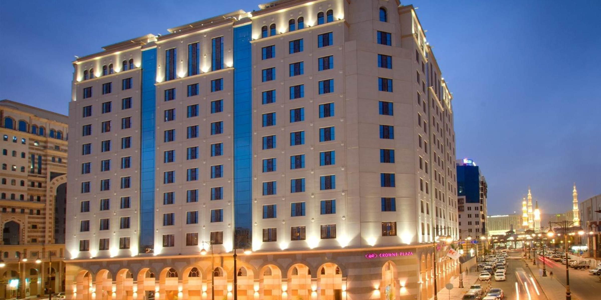 $hotelInfo.mediaDetails.welcomePhotos.primaryPhoto.caption}