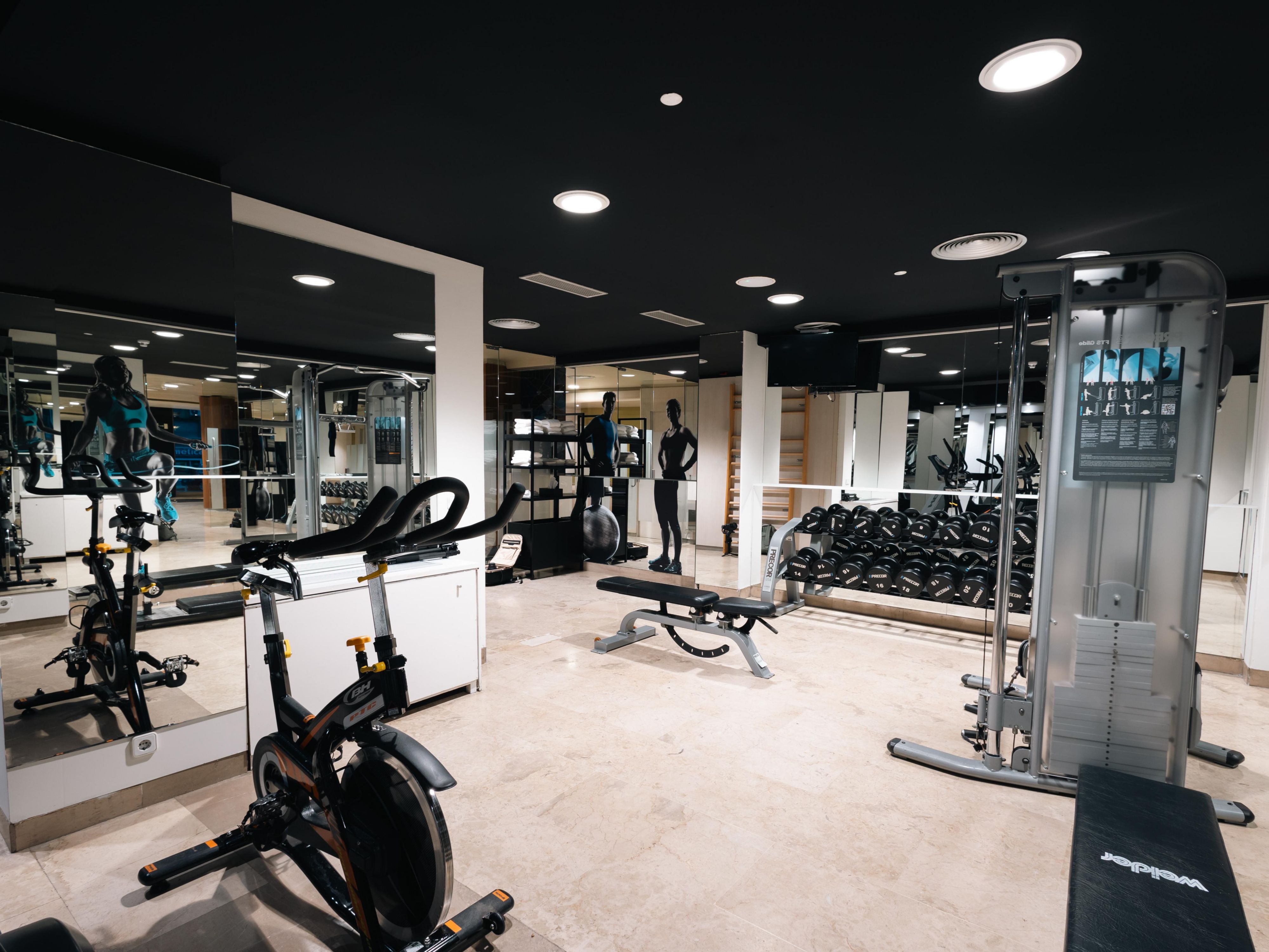Keep your wellness routine alive at the modern gym of Crowne Plaza Retiro Madrid. Fully equipped with state-of-the-art machines, free weights, and a cardio area, it’s the perfect spot to train any time of day. Stay active and energized while exploring the heart of Madrid.