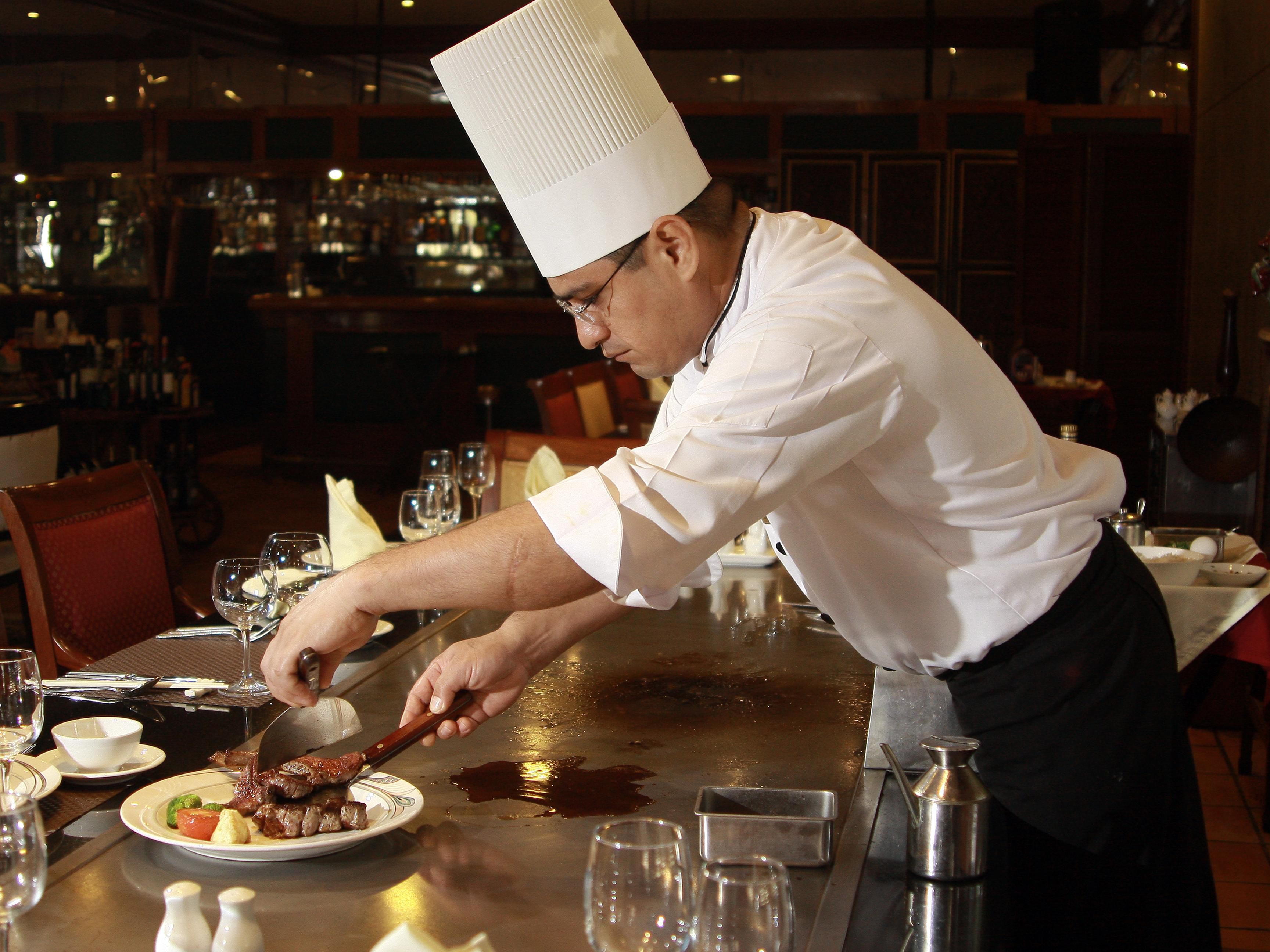 Enjoy our special and premium barbecues for one person, or the family option for 4 people, served from 10 a.m. to 6 p.m. on Saturdays and Sundays. Each barbecue includes one non-alcoholic beverage per person to complete your meal.