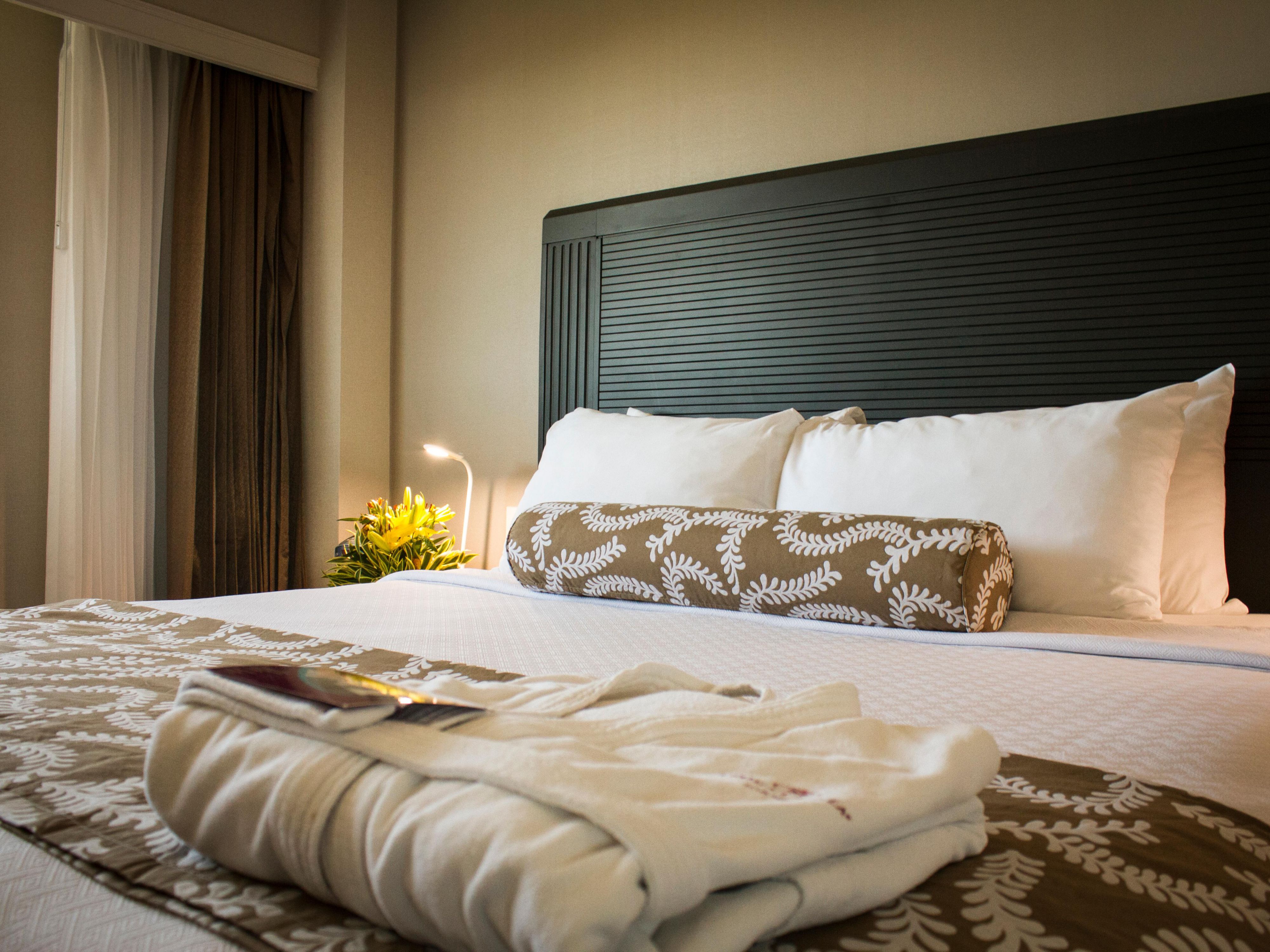 This membership includes gym access, pool use for the member plus up to three guests, a 10% discount on food and beverages, and one night in a standard room for two adults with breakfast included during your birthday month. Restrictions apply, and the rate is valid only for nationals and residents.
