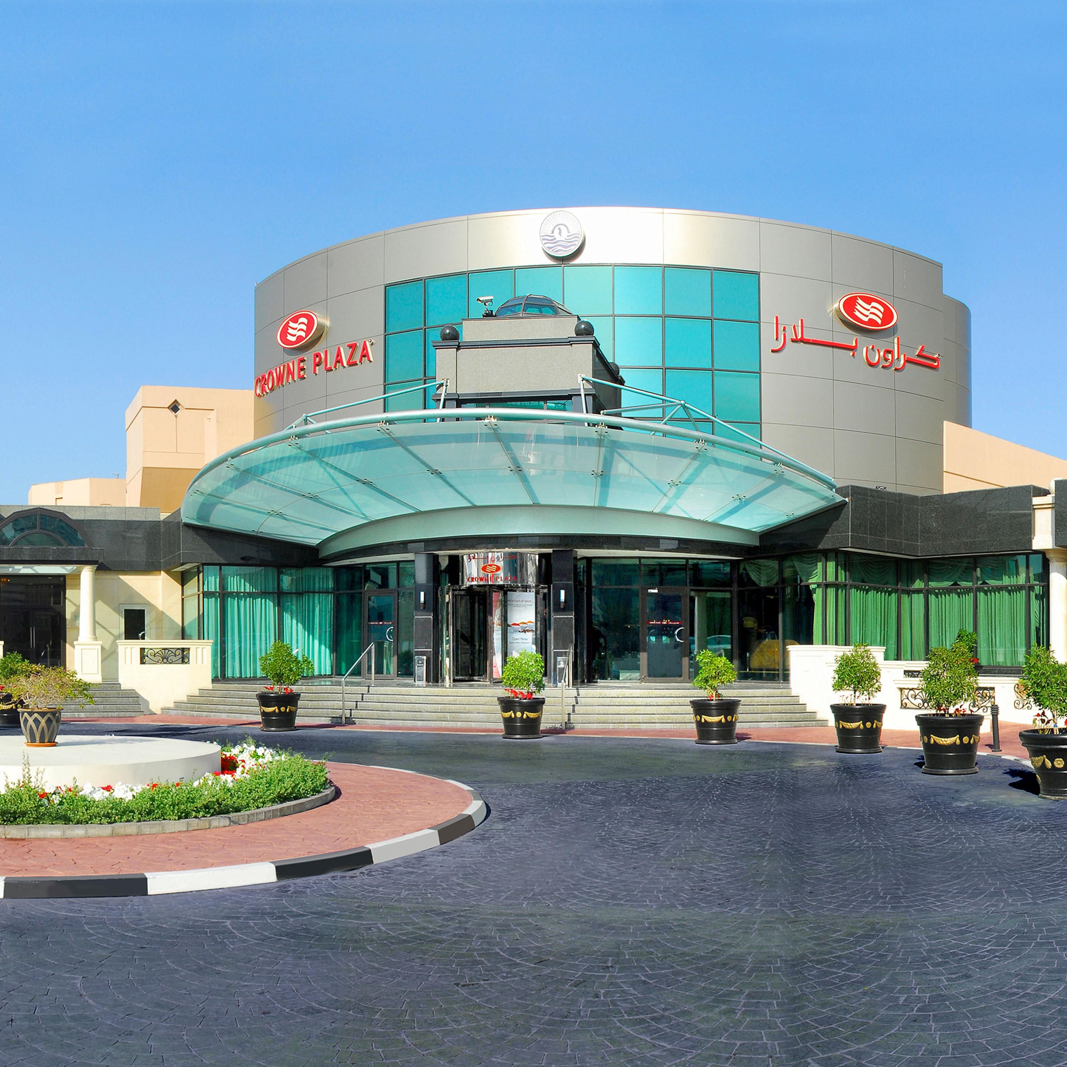 Panaromic view of the hotel entrance
