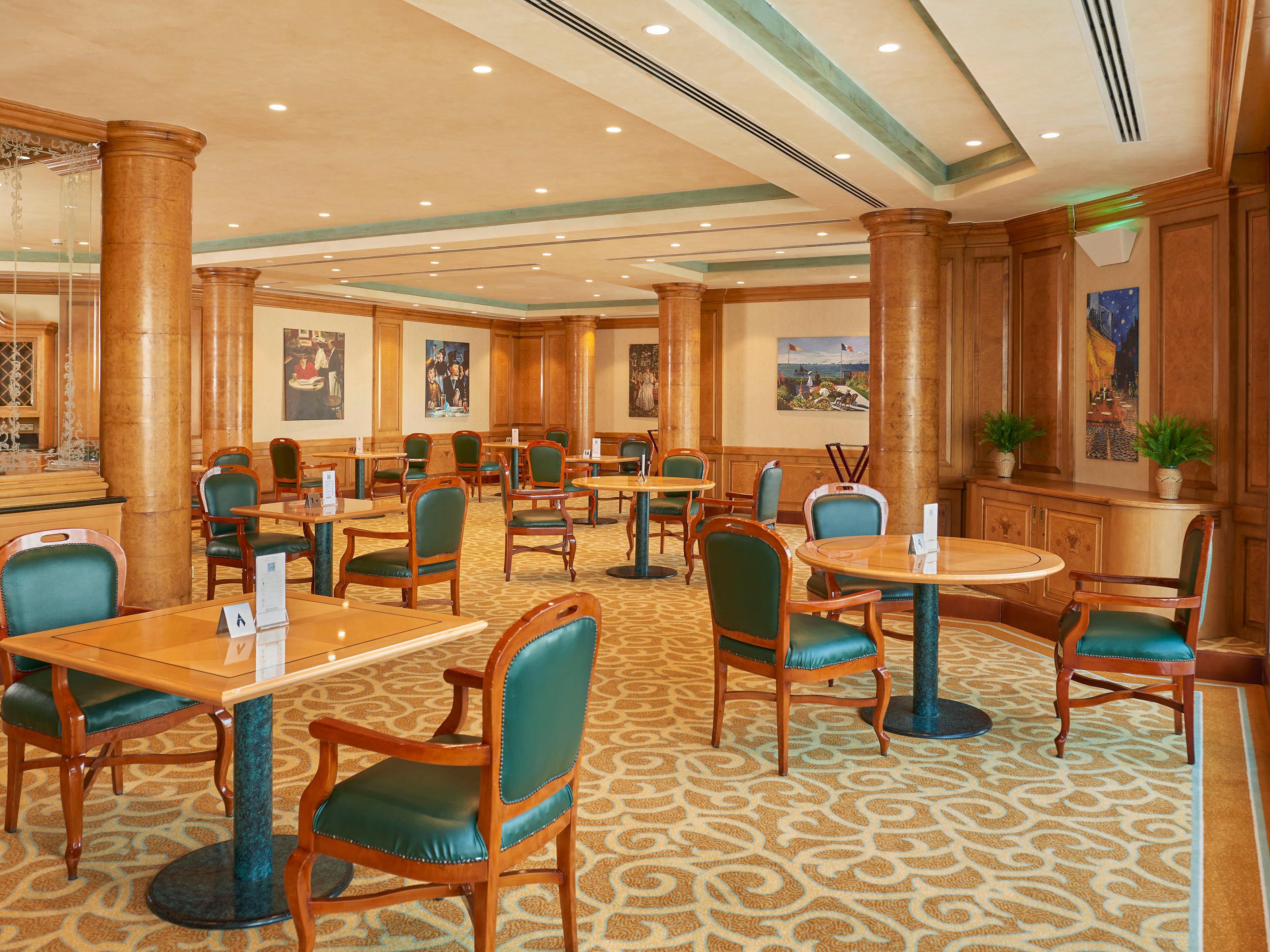 Situated in the main lobby, La Mosaique offers all-day dining, with a la carte dishes and international buffets featuring an extensive selection of beautifully presented, healthy cuisine. It’s our most popular dining area, family friendly, and renowned for its themed evening buffets and an indulgent Friday Brunch.