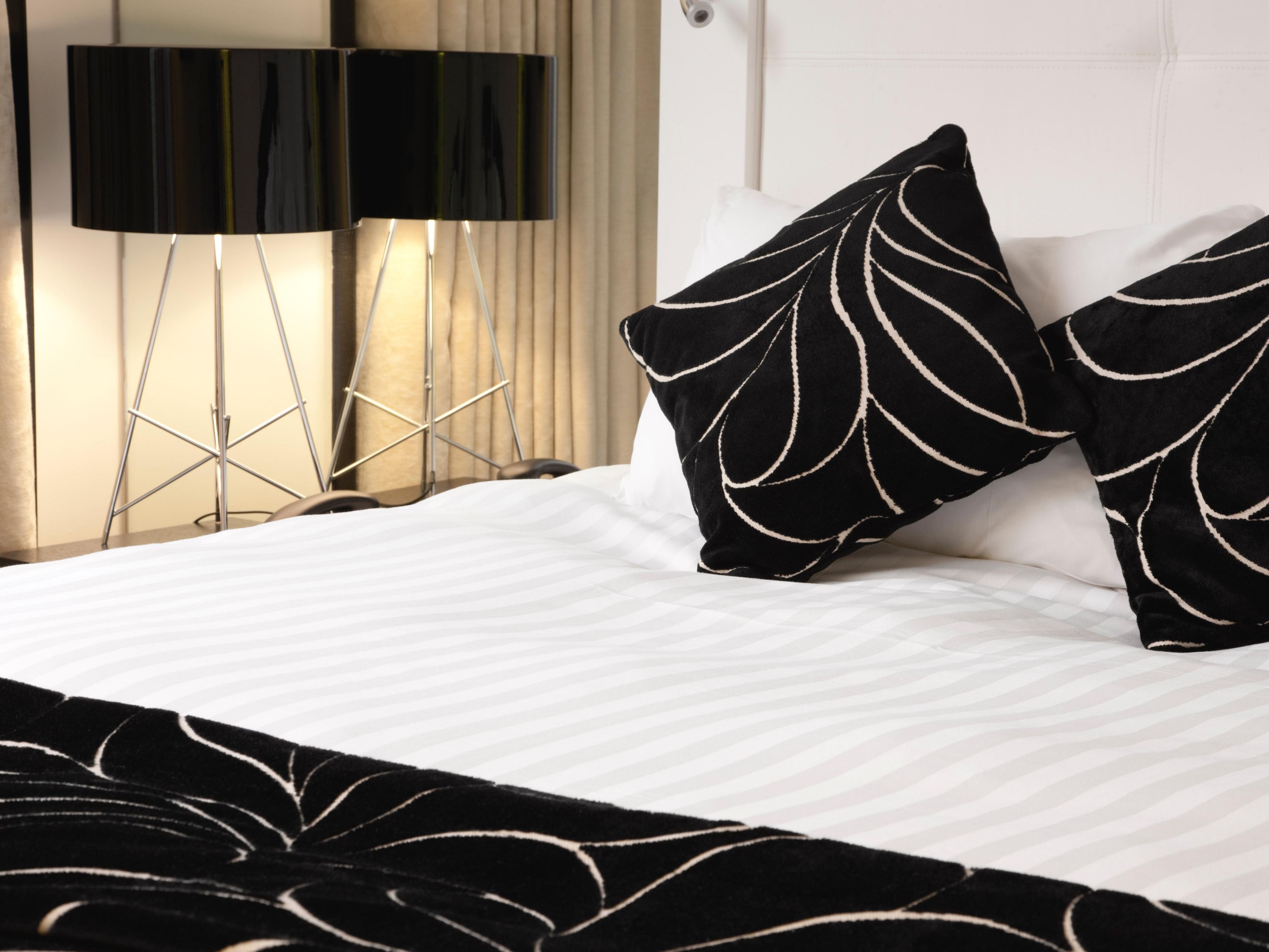 Temukan Crowne Plaza Sleep Advantage® dengan tempat tidur mewah