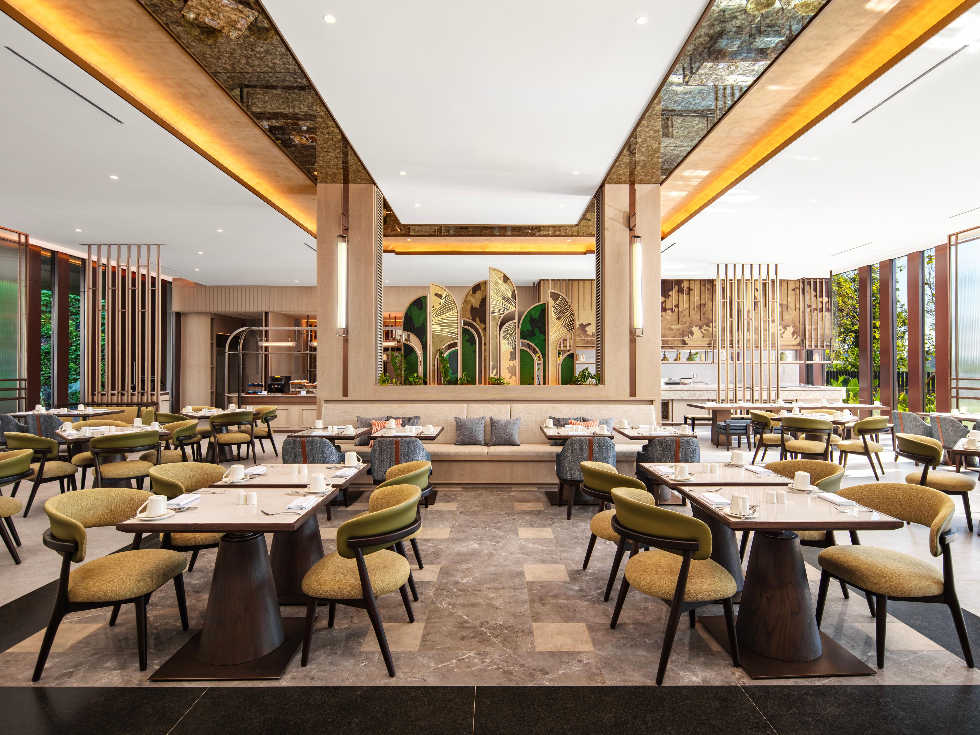 En Pamakka, los servicios gastronómicos son una experiencia. Inspirado en la acogedora tradición "Pemaka", disfrute de una sofisticada combinación de sabores locales de Manggarai y cocina global, elaborada para deleitar su paladar y hacer de cada comida una celebración del patrimonio culinario de Flores.
