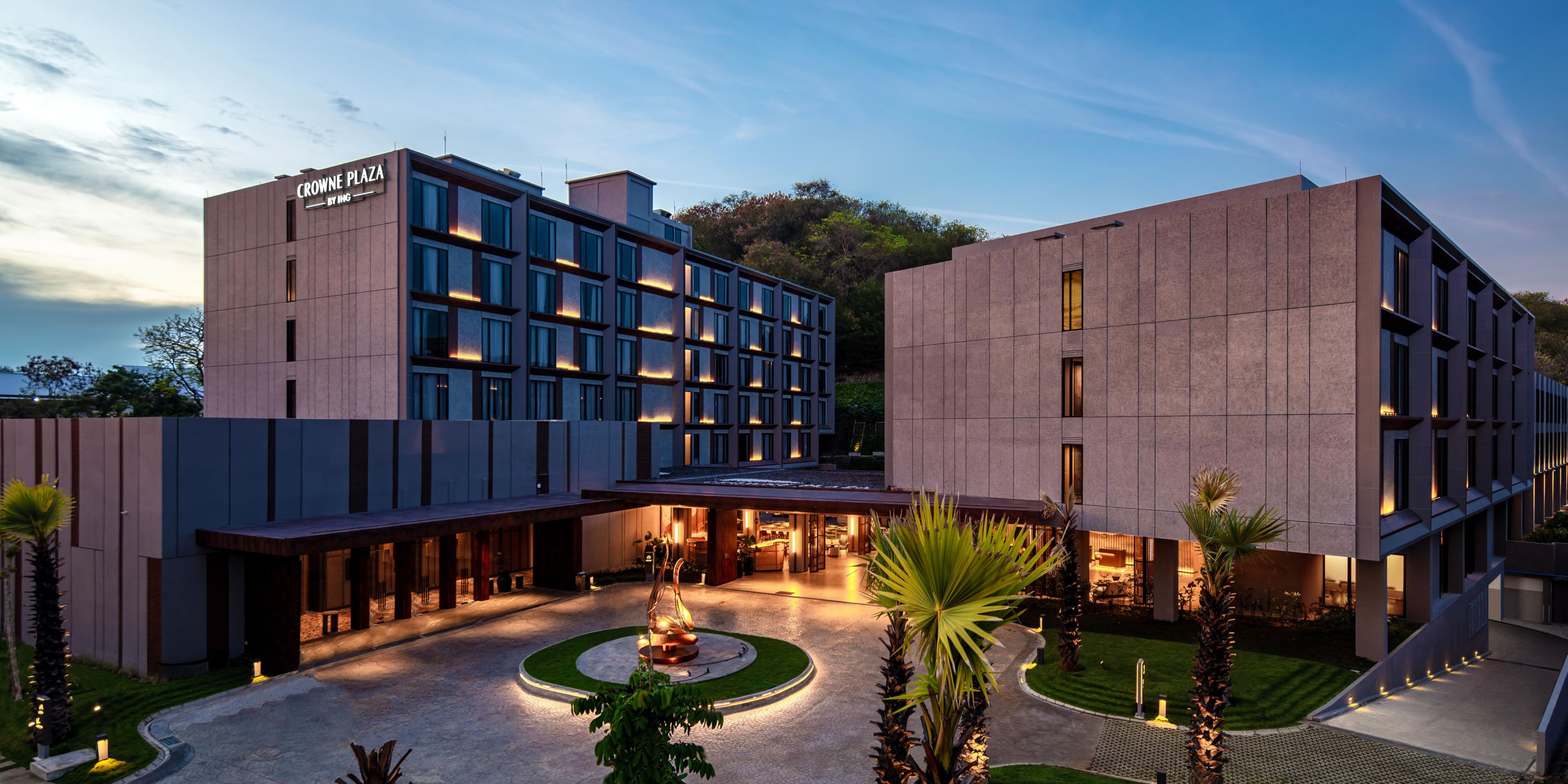 Crowne Plaza Labuan Bajo