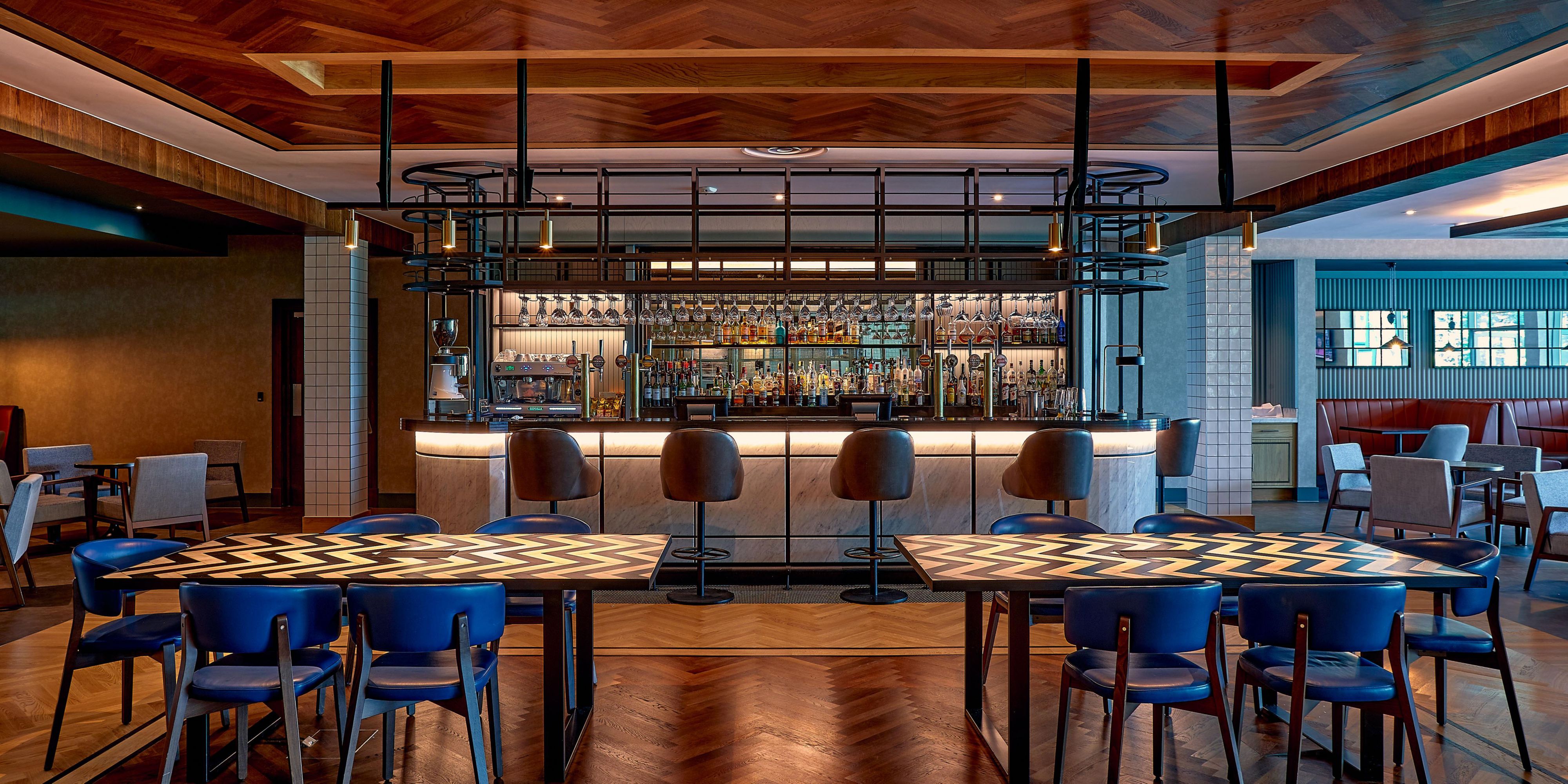 Experience the art of mixology at the Aqua Bar & Lounge or Conservatory, where our expert bartenders craft creative and unique cocktails just for you. From classic favorites to innovative concoctions, each drink is made with the finest ingredients and a touch of flair, offering a vibrant and unforgettable cocktail experience in a stylish setting.