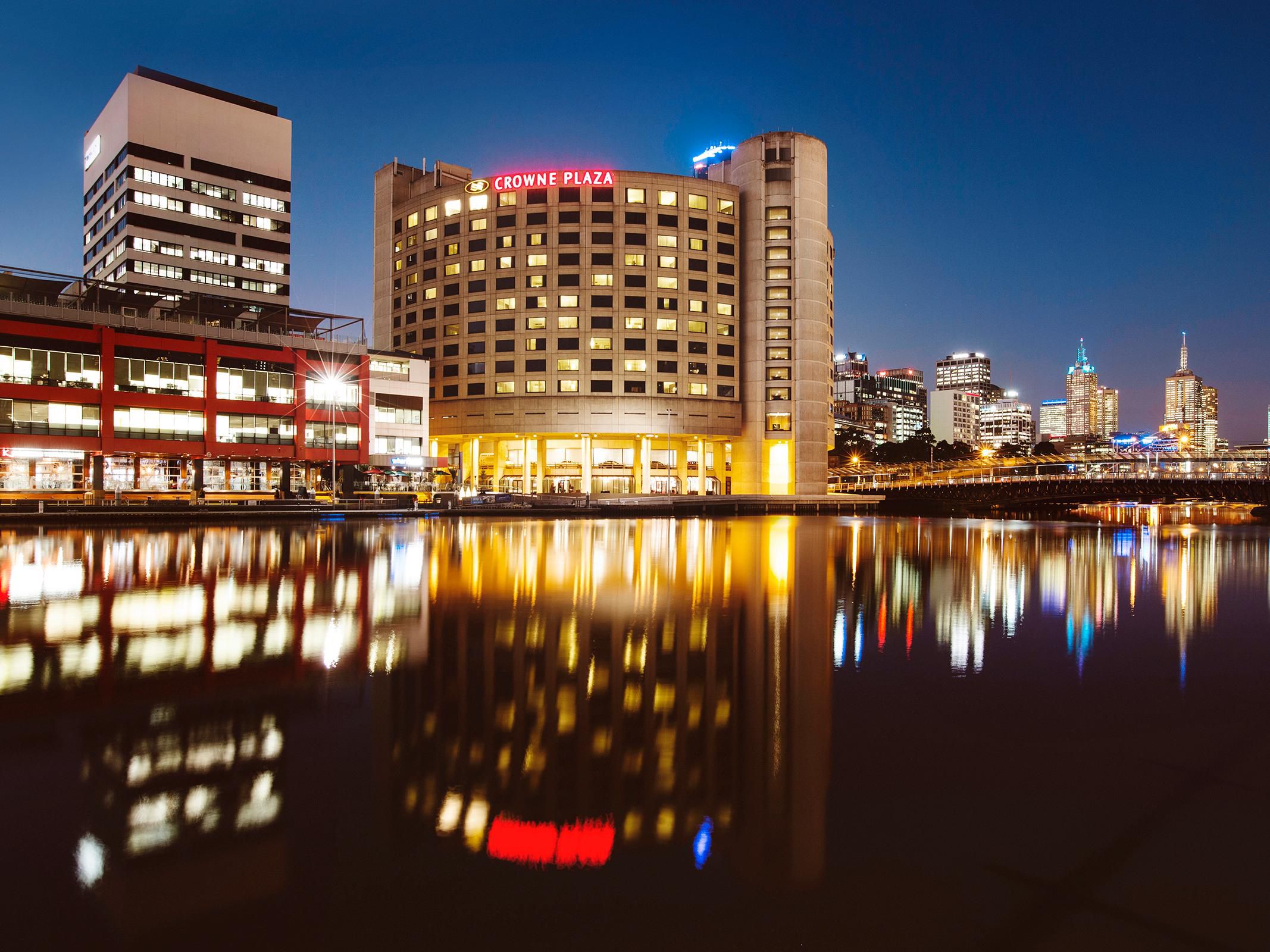Exterior del Crowne Plaza Melbourne