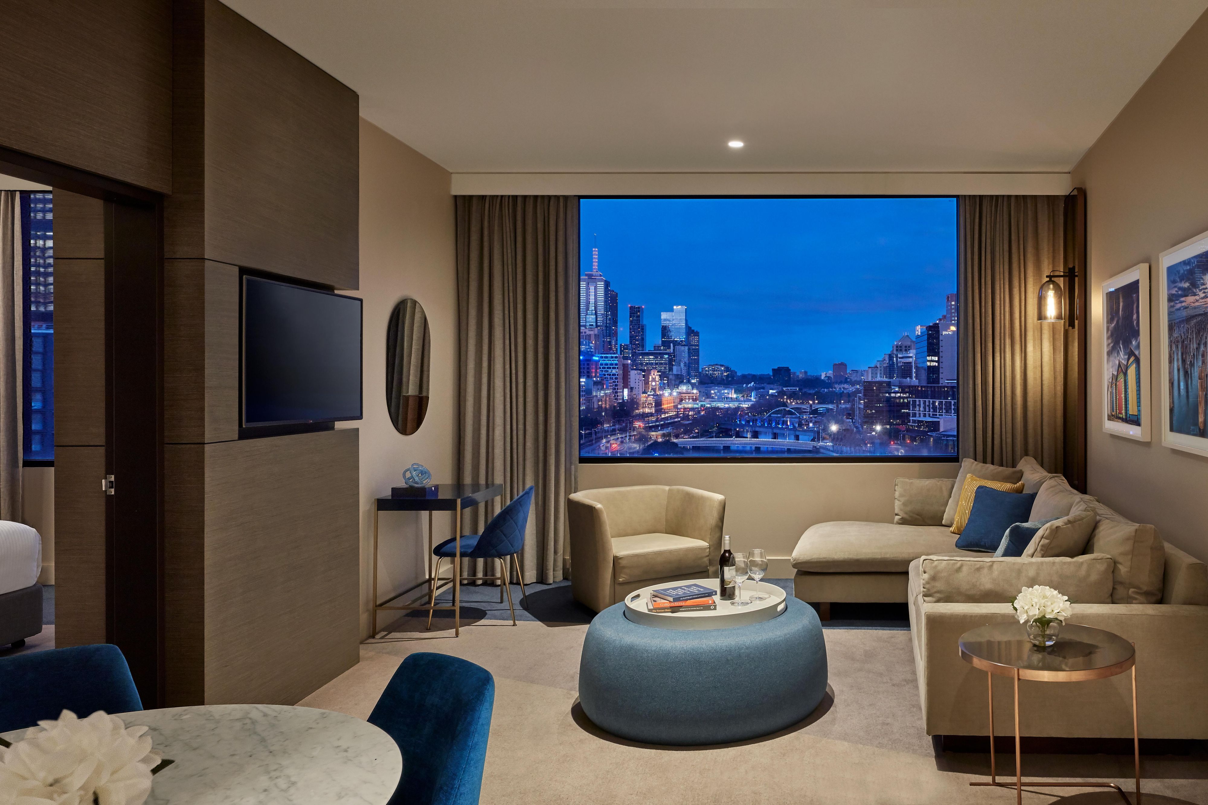 Crowne Plaza Melbourne Suite