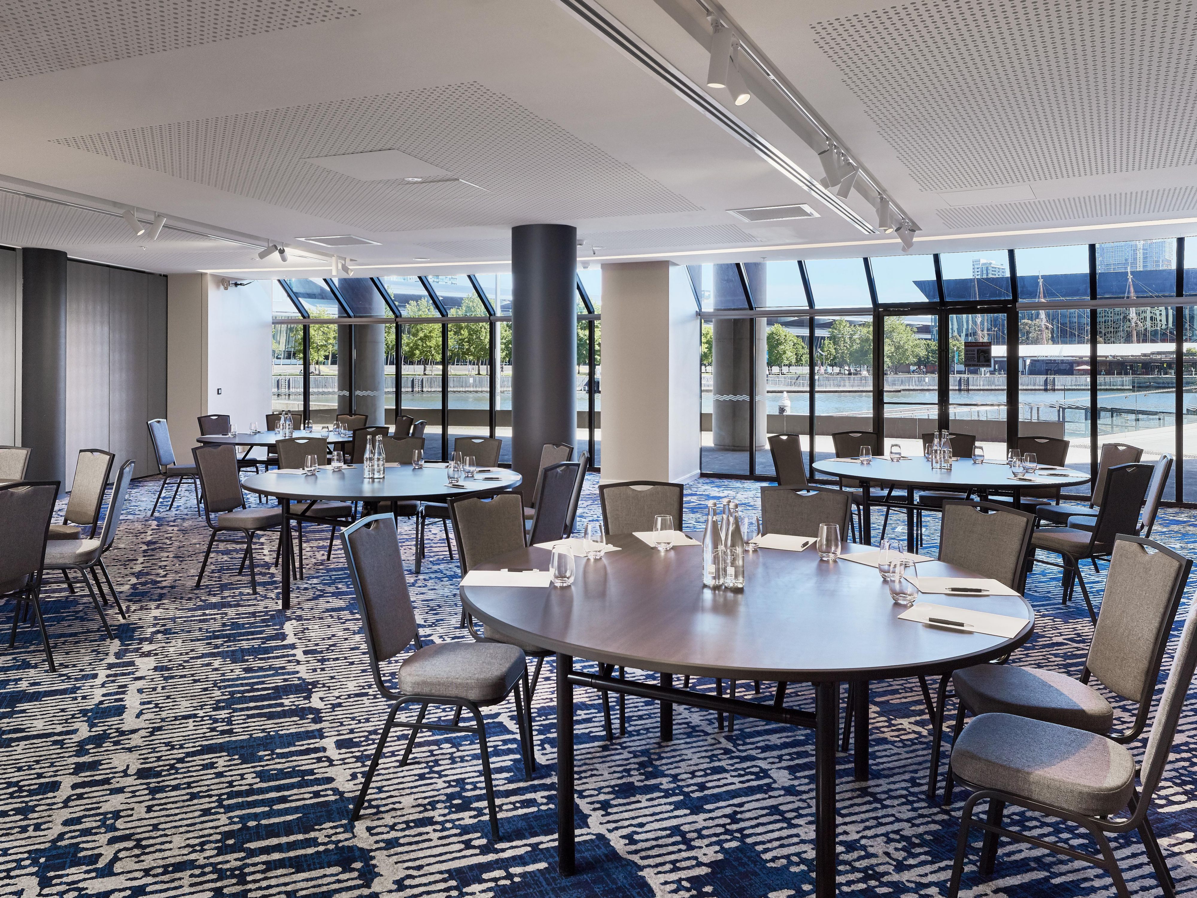 With six interconnecting studios and an additional four bespoke boardrooms and meeting rooms, Crowne Plaza Melbourne's dedicated event spaces can be tailored to perfectly cater to the needs of your event. 